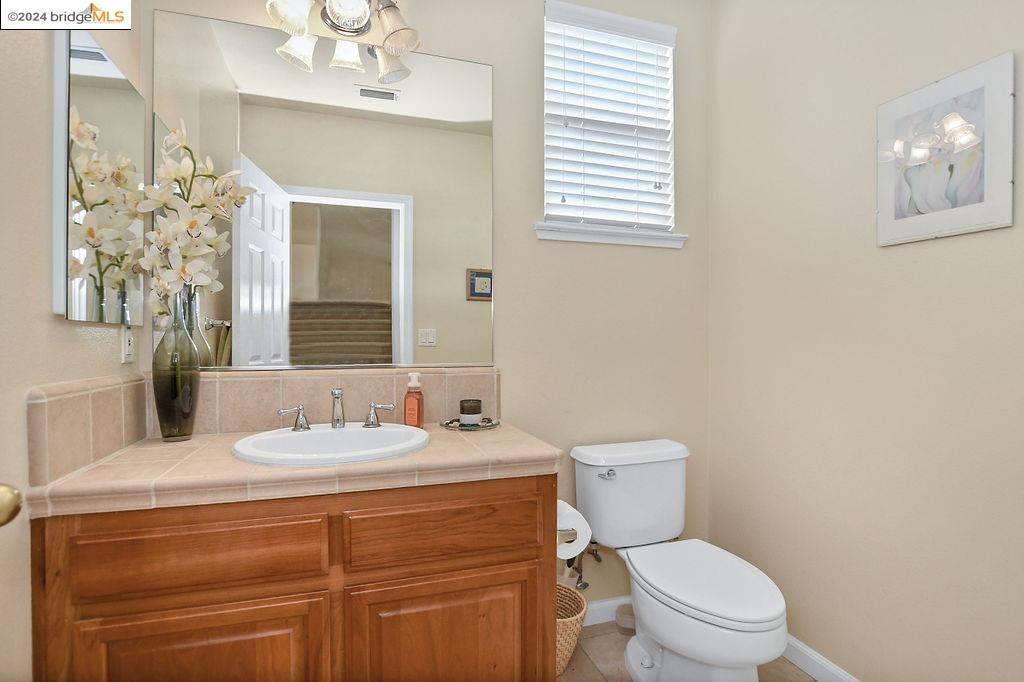 Detail Gallery Image 12 of 54 For 2724 Vallejo Court, Antioch,  CA 94531-9070 - 4 Beds | 3/1 Baths