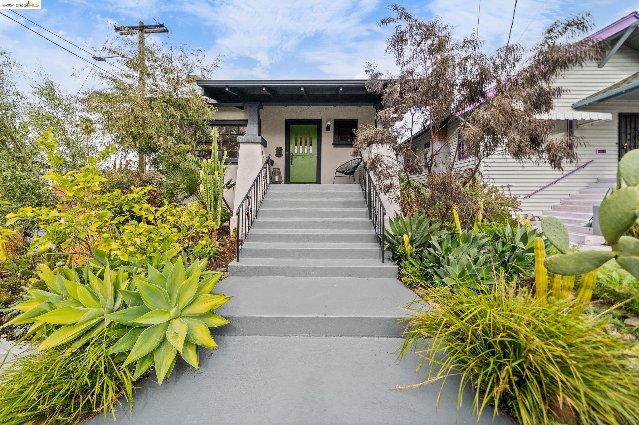 Detail Gallery Image 1 of 1 For 2903 Minna Ave, Oakland,  CA 94619 - 2 Beds | 1 Baths
