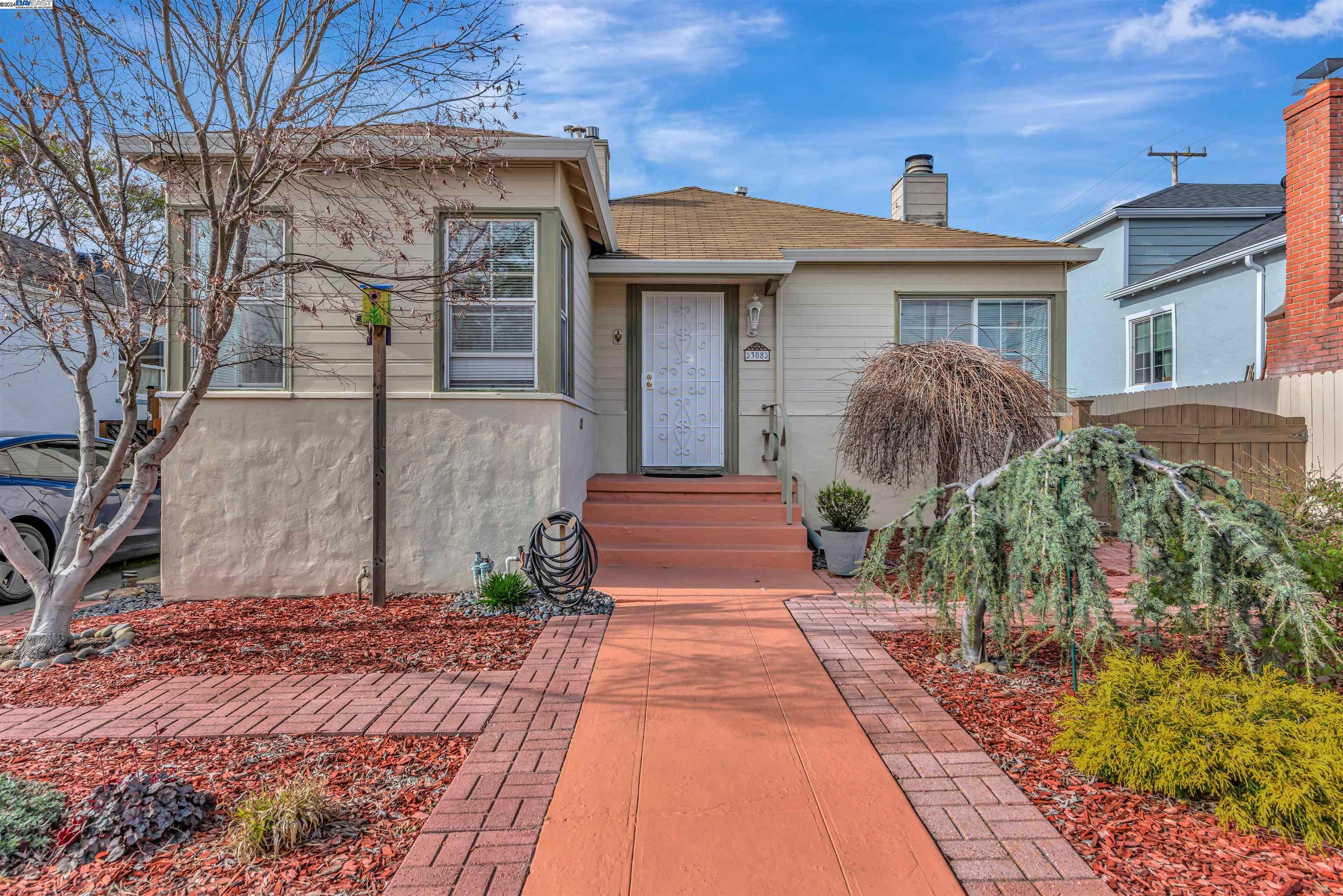 Detail Gallery Image 1 of 1 For 308 Belleview Dr, San Leandro,  CA 94577 - 2 Beds | 1 Baths