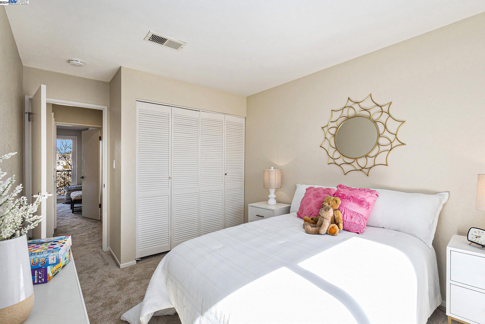 Detail Gallery Image 20 of 33 For 3107 La Campania, Alameda,  CA 94502 - 3 Beds | 1/1 Baths