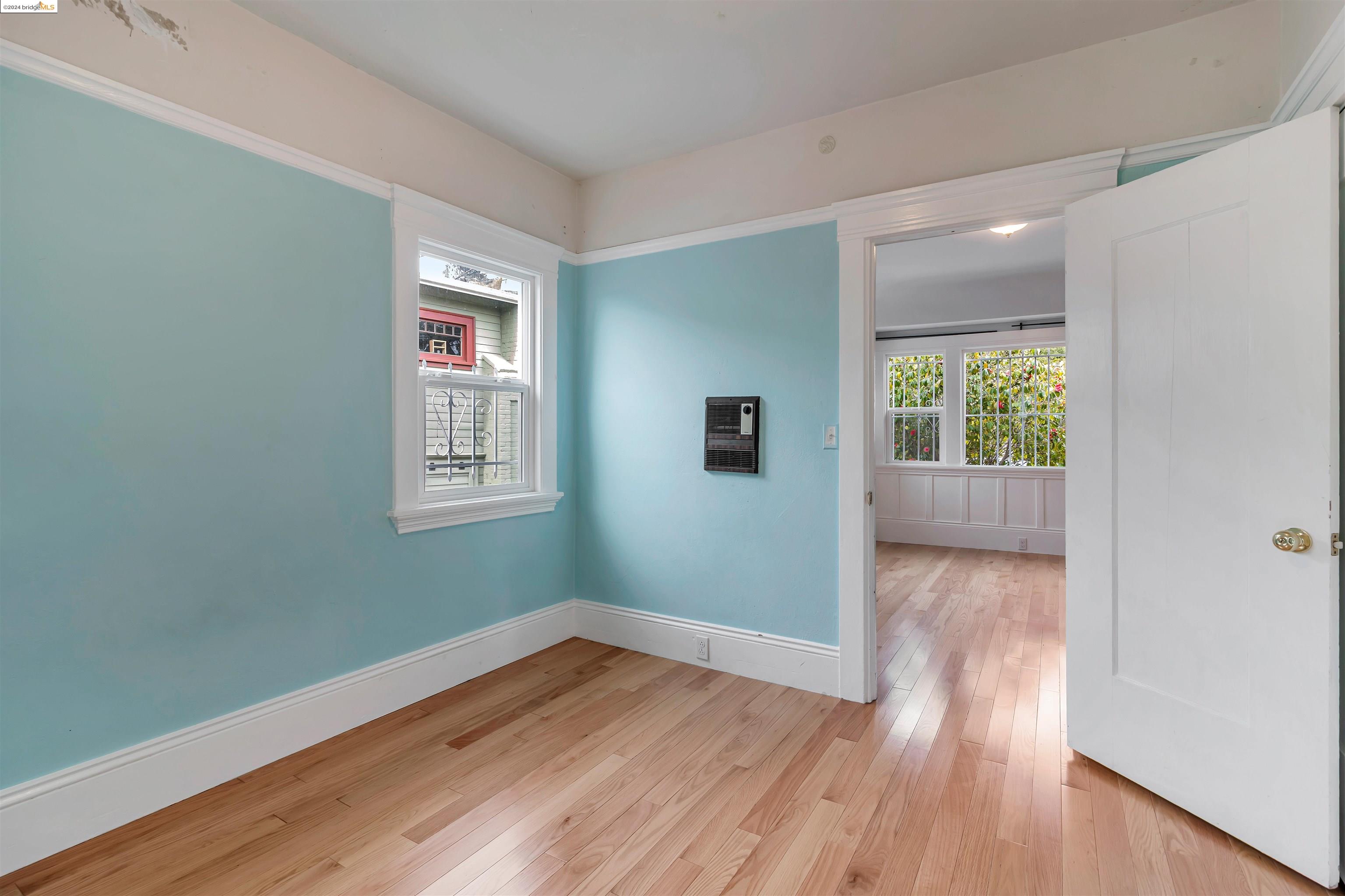 Detail Gallery Image 11 of 40 For 2541 Wakefield Ave, Oakland,  CA 94606 - 3 Beds | 2 Baths