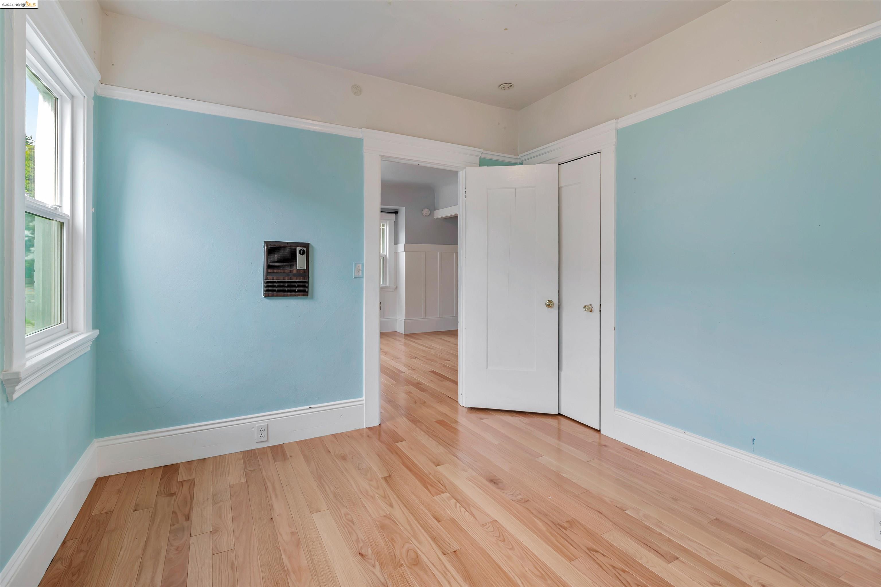 Detail Gallery Image 12 of 40 For 2541 Wakefield Ave, Oakland,  CA 94606 - 3 Beds | 2 Baths