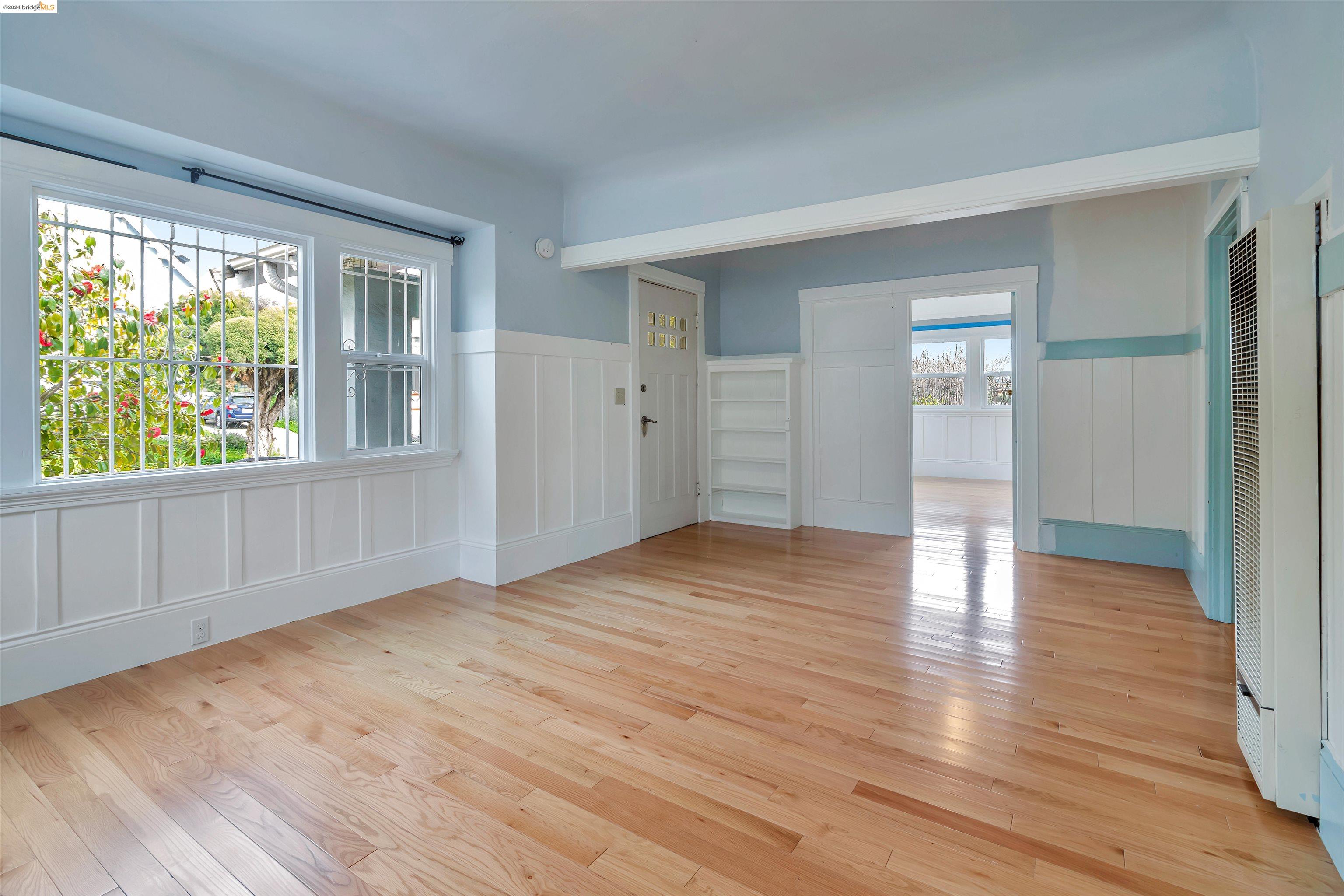 Detail Gallery Image 6 of 40 For 2541 Wakefield Ave, Oakland,  CA 94606 - 3 Beds | 2 Baths