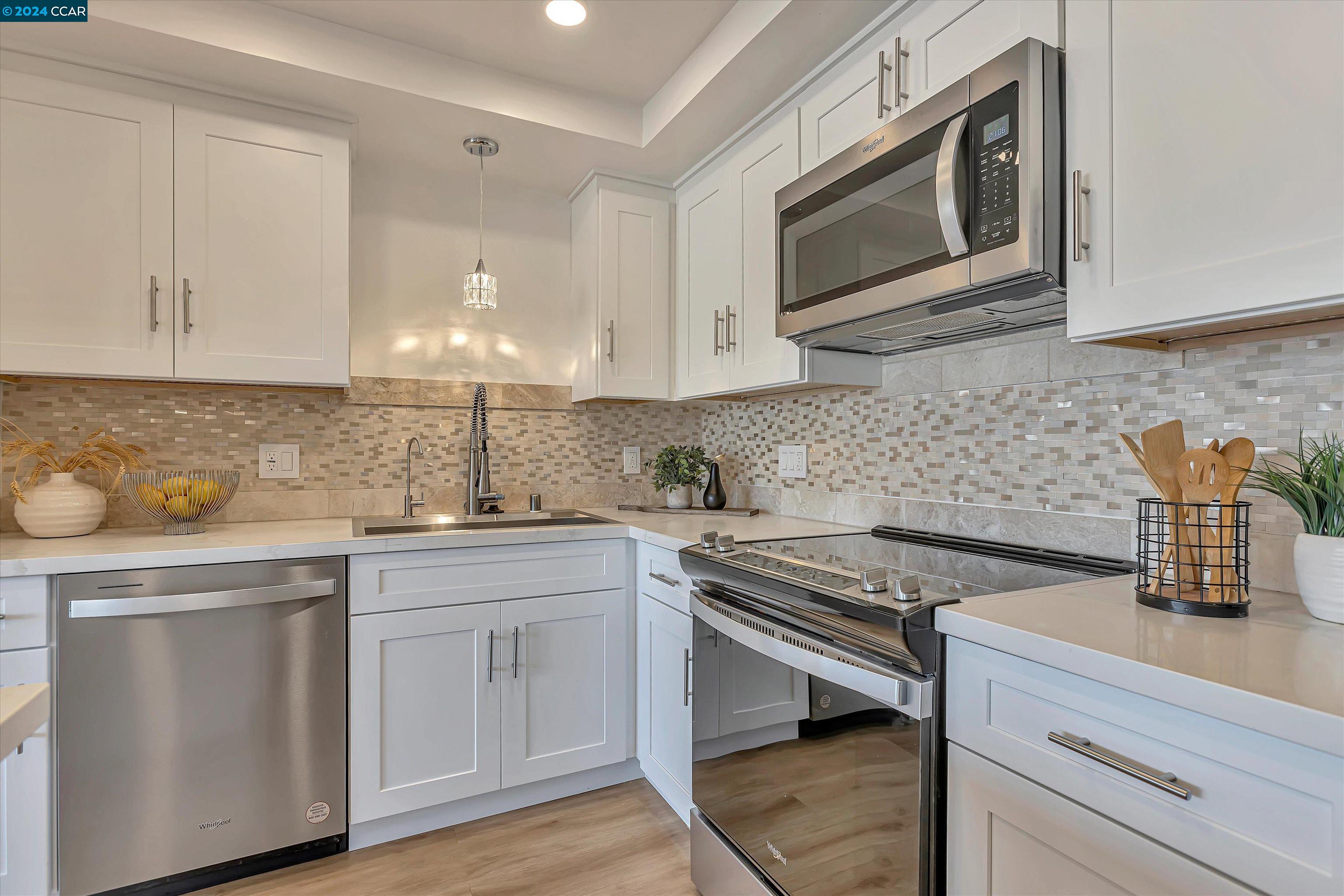 Detail Gallery Image 1 of 1 For 1200 Fairlawn Ct #4,  Walnut Creek,  CA 94595 - 2 Beds | 1 Baths