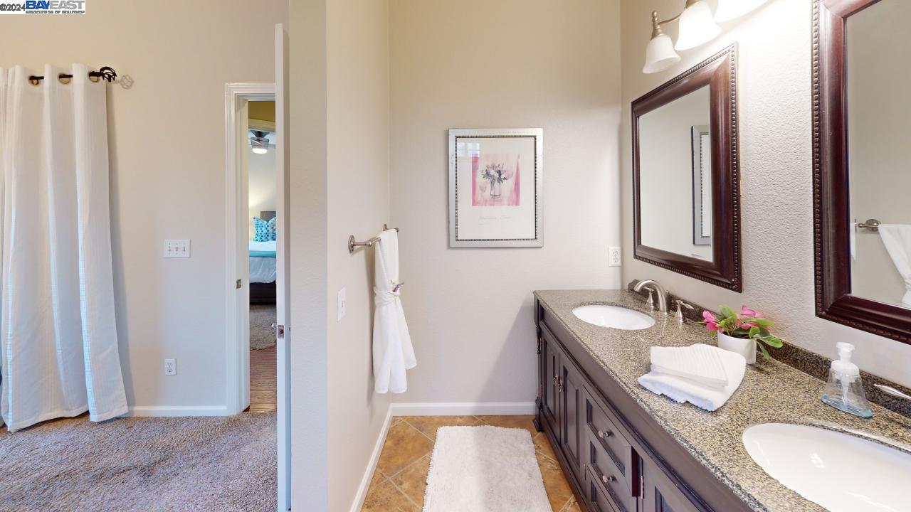 Detail Gallery Image 4 of 14 For 843 Saddleback Circle, Livermore,  CA 94551 - 3 Beds | 2 Baths