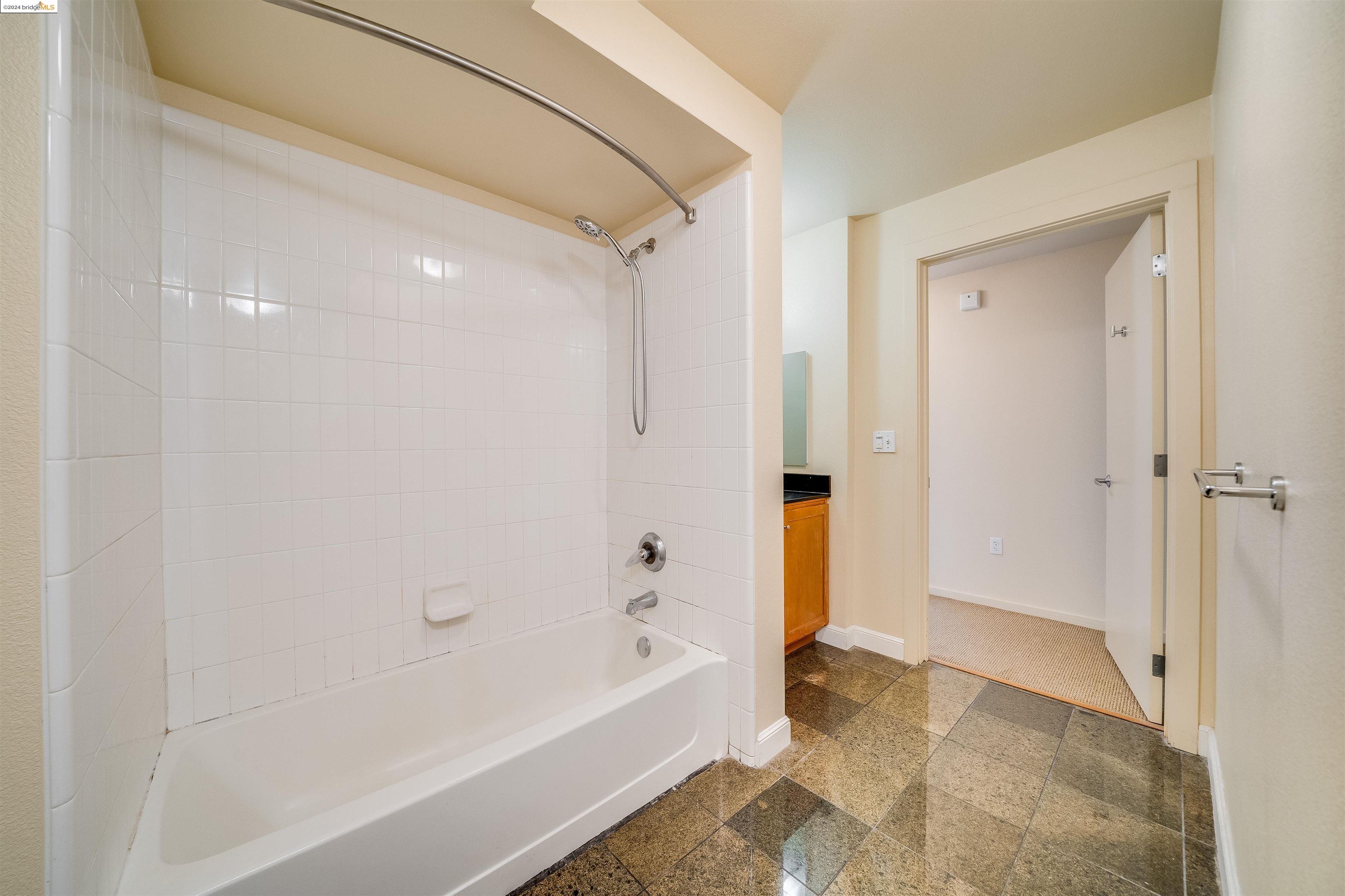 Detail Gallery Image 15 of 22 For 601 Alabama St #103,  San Francisco,  CA 94110 - 2 Beds | 2 Baths