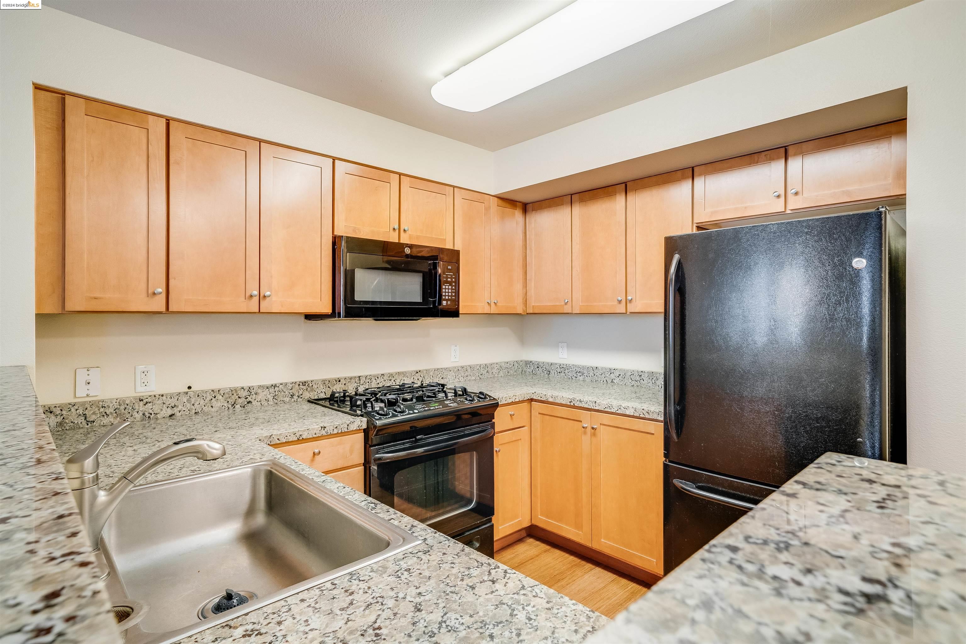 Detail Gallery Image 3 of 22 For 601 Alabama St #103,  San Francisco,  CA 94110 - 2 Beds | 2 Baths