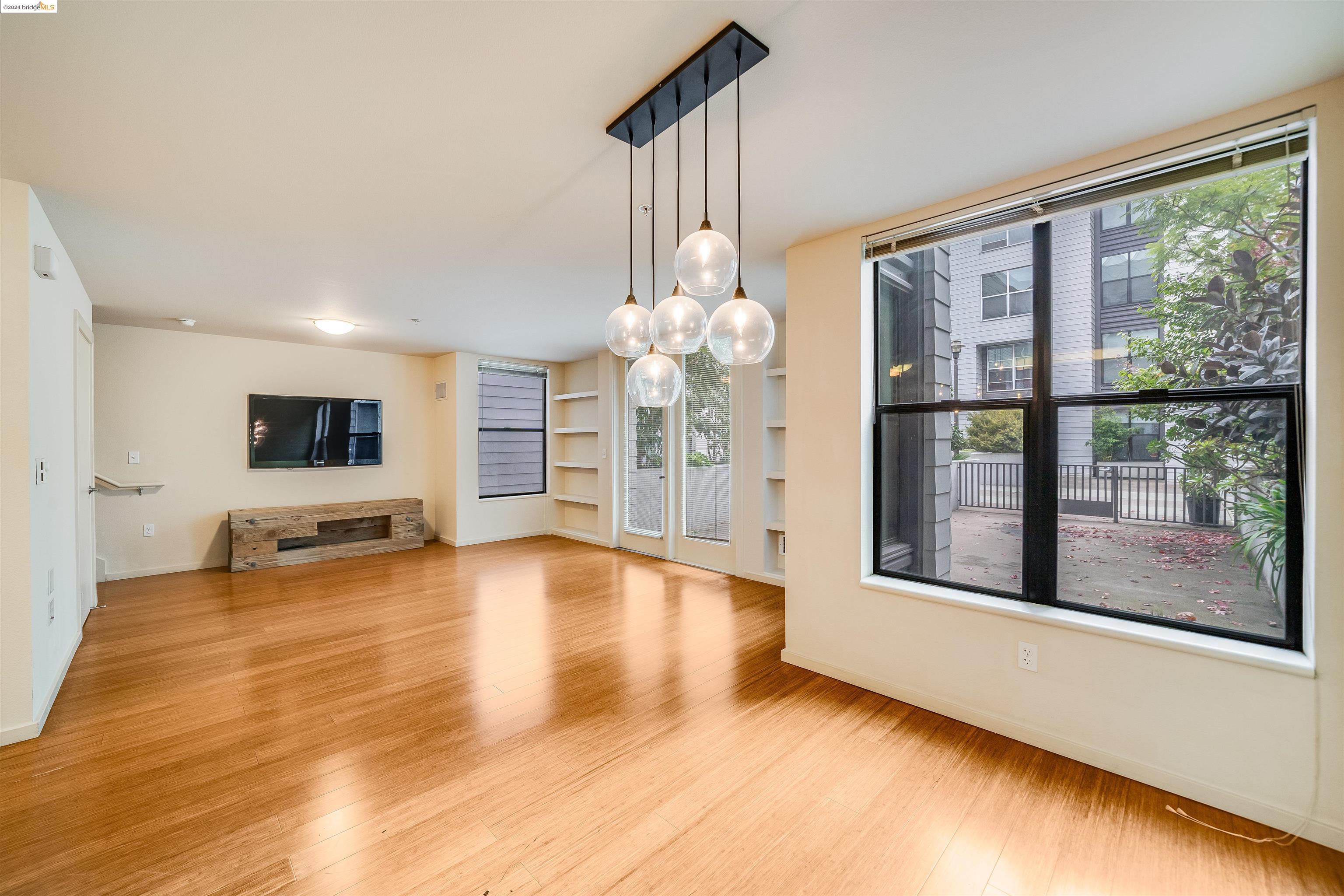 Detail Gallery Image 4 of 22 For 601 Alabama St #103,  San Francisco,  CA 94110 - 2 Beds | 2 Baths