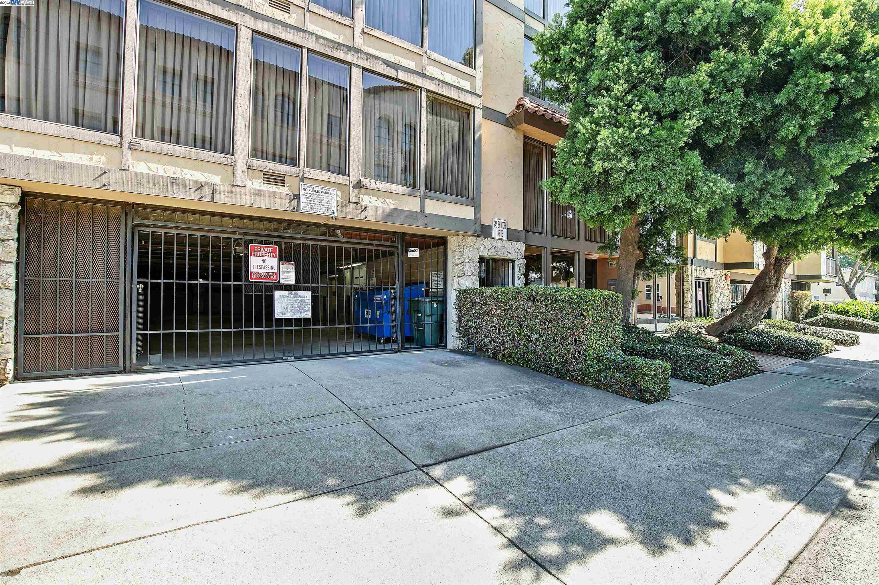 Detail Gallery Image 2 of 31 For 1132 Carpentier St #104,  San Leandro,  CA 94577 - 2 Beds | 2 Baths