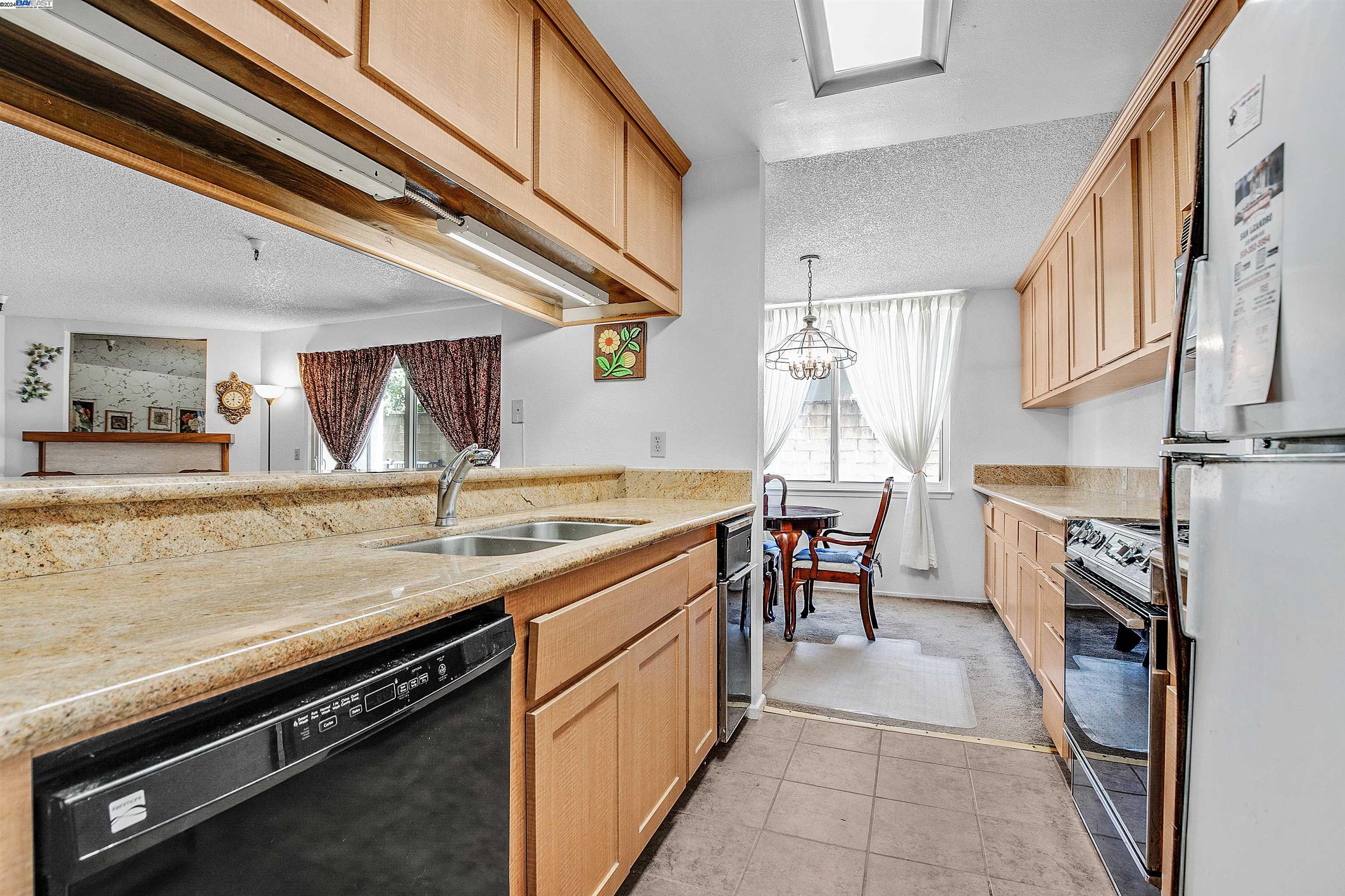 Detail Gallery Image 13 of 31 For 1132 Carpentier St #104,  San Leandro,  CA 94577 - 2 Beds | 2 Baths