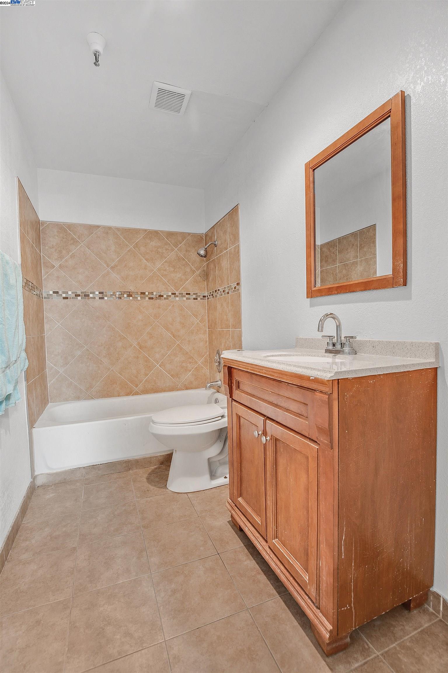 Detail Gallery Image 20 of 31 For 1132 Carpentier St #104,  San Leandro,  CA 94577 - 2 Beds | 2 Baths