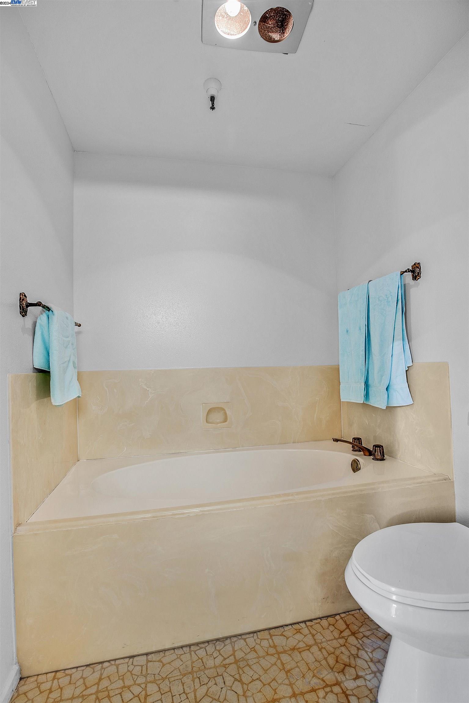 Detail Gallery Image 25 of 31 For 1132 Carpentier St #104,  San Leandro,  CA 94577 - 2 Beds | 2 Baths