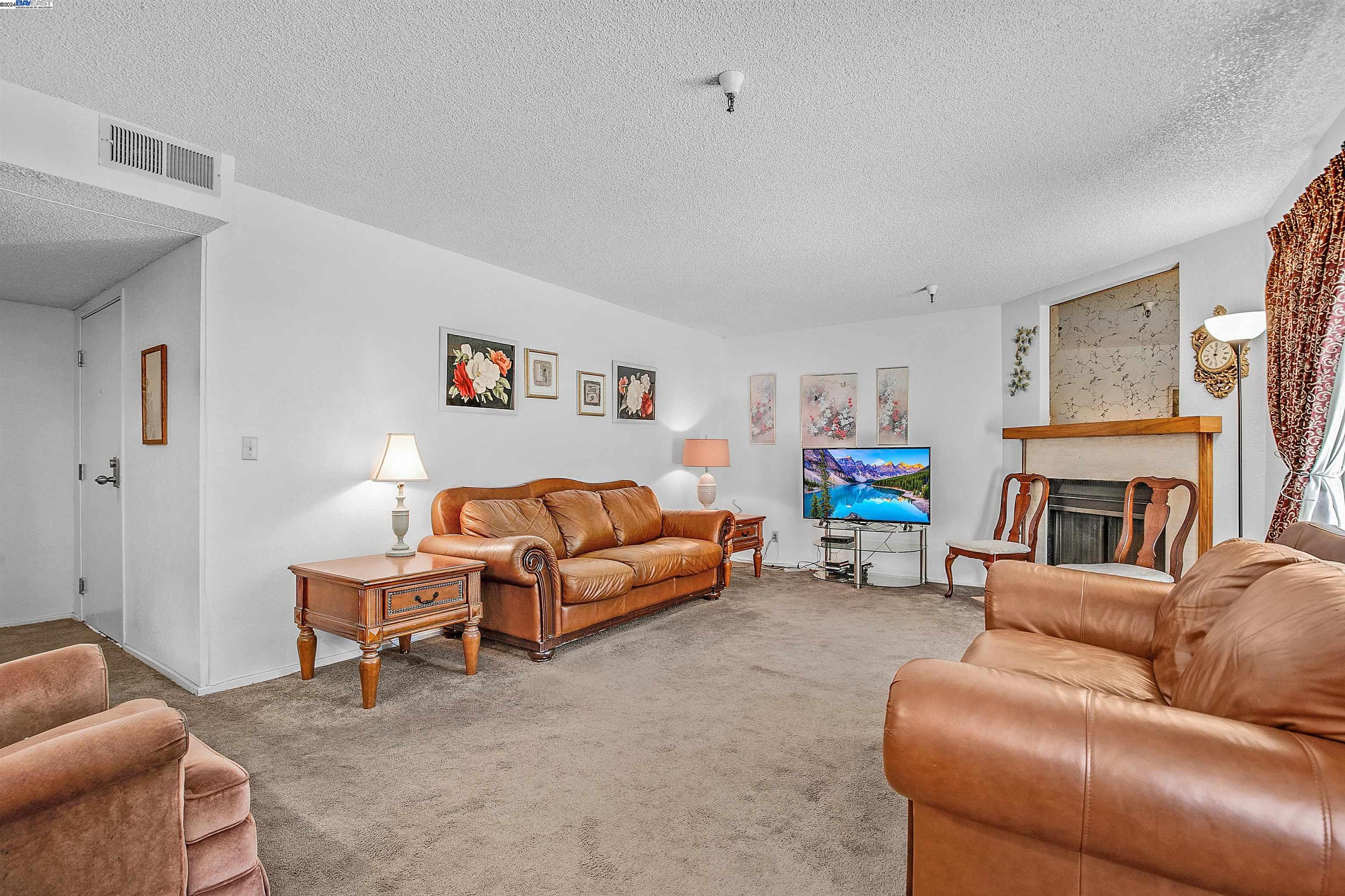 Detail Gallery Image 7 of 31 For 1132 Carpentier St #104,  San Leandro,  CA 94577 - 2 Beds | 2 Baths