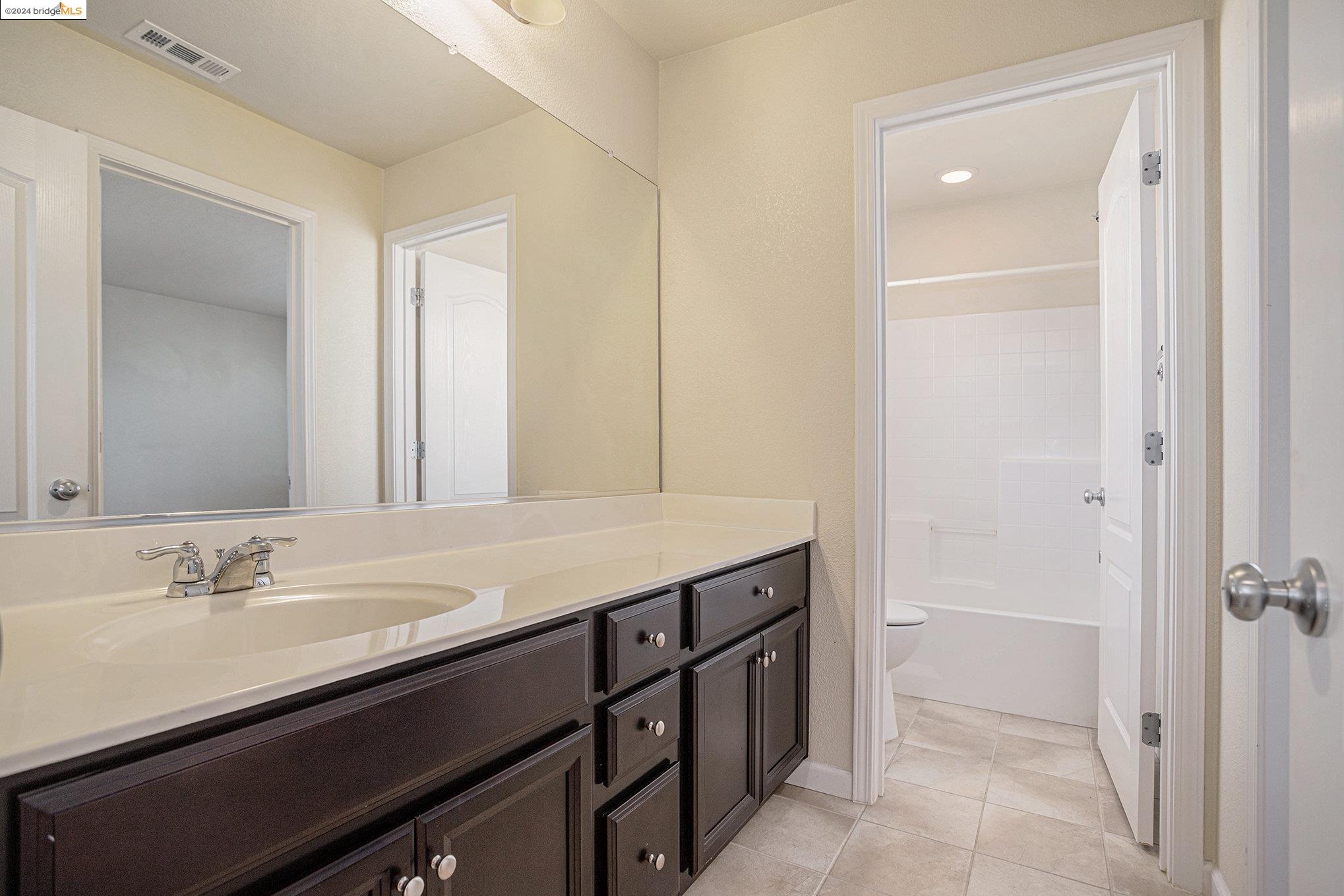 Detail Gallery Image 17 of 43 For 1339 Maple Dr, Oakley,  CA 94561 - 5 Beds | 3/1 Baths
