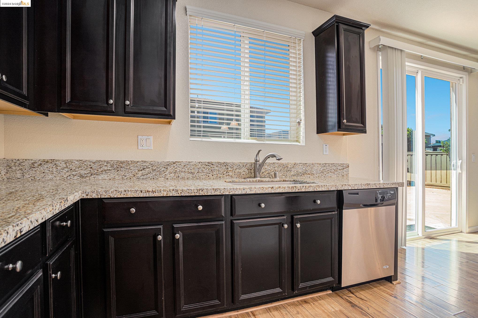 Detail Gallery Image 6 of 43 For 1339 Maple Dr, Oakley,  CA 94561 - 5 Beds | 3/1 Baths