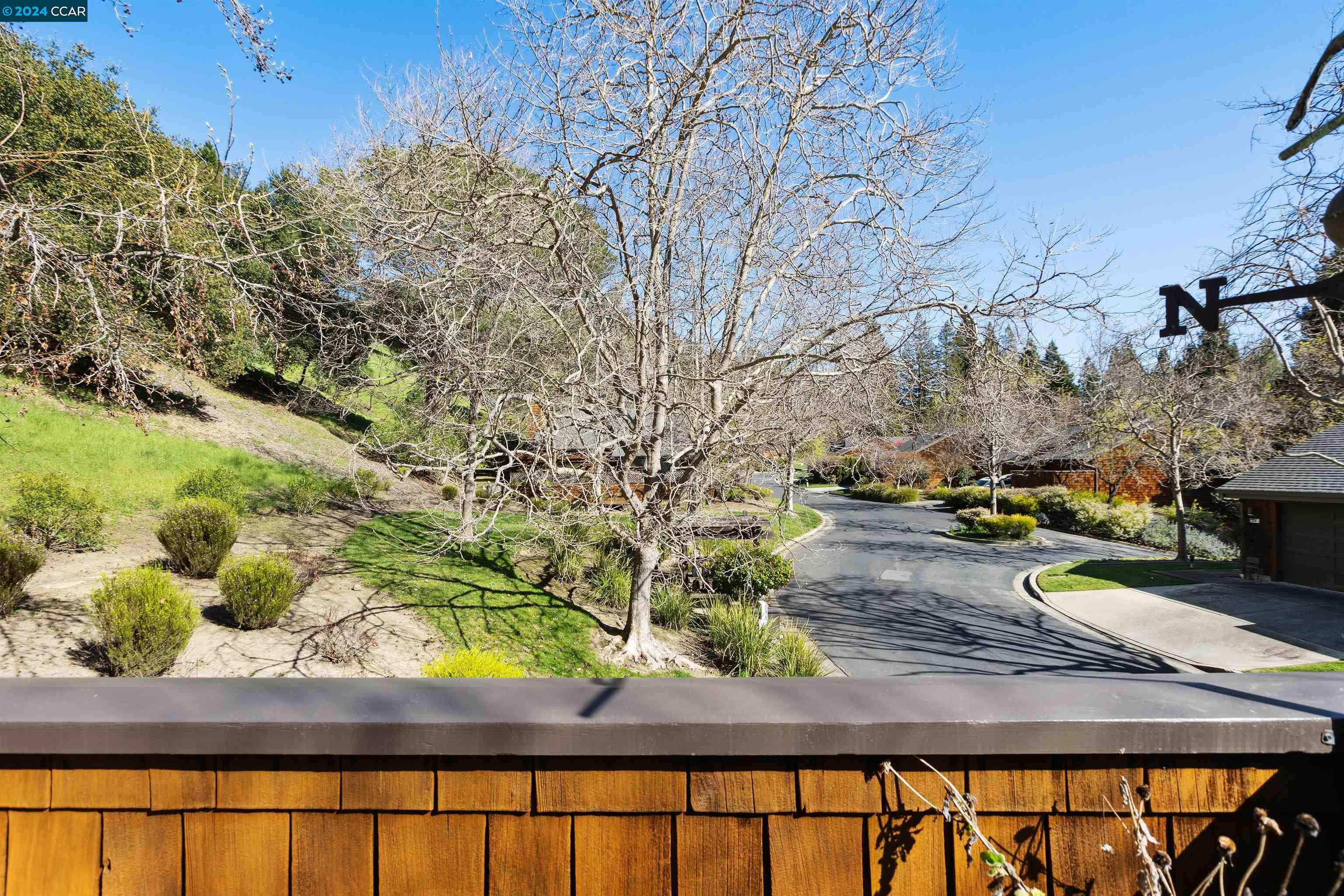 Detail Gallery Image 37 of 42 For 319 Village View Court, Orinda,  CA 94563 - 2 Beds | 2/1 Baths