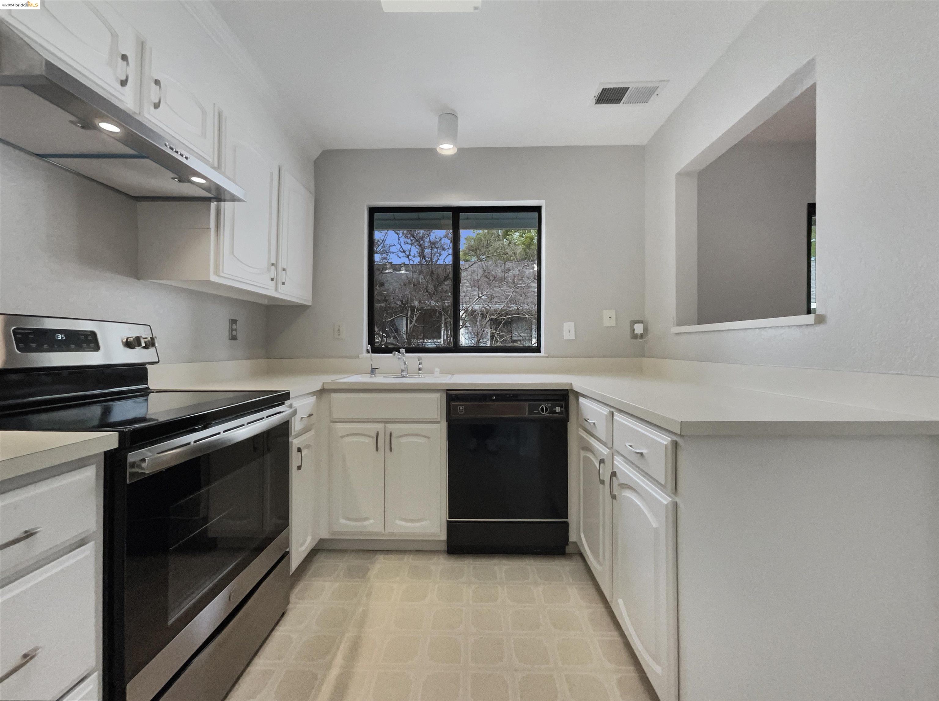 Detail Gallery Image 20 of 39 For 98 Elder Dr #F,  Pacheco,  CA 94553 - 2 Beds | 2 Baths