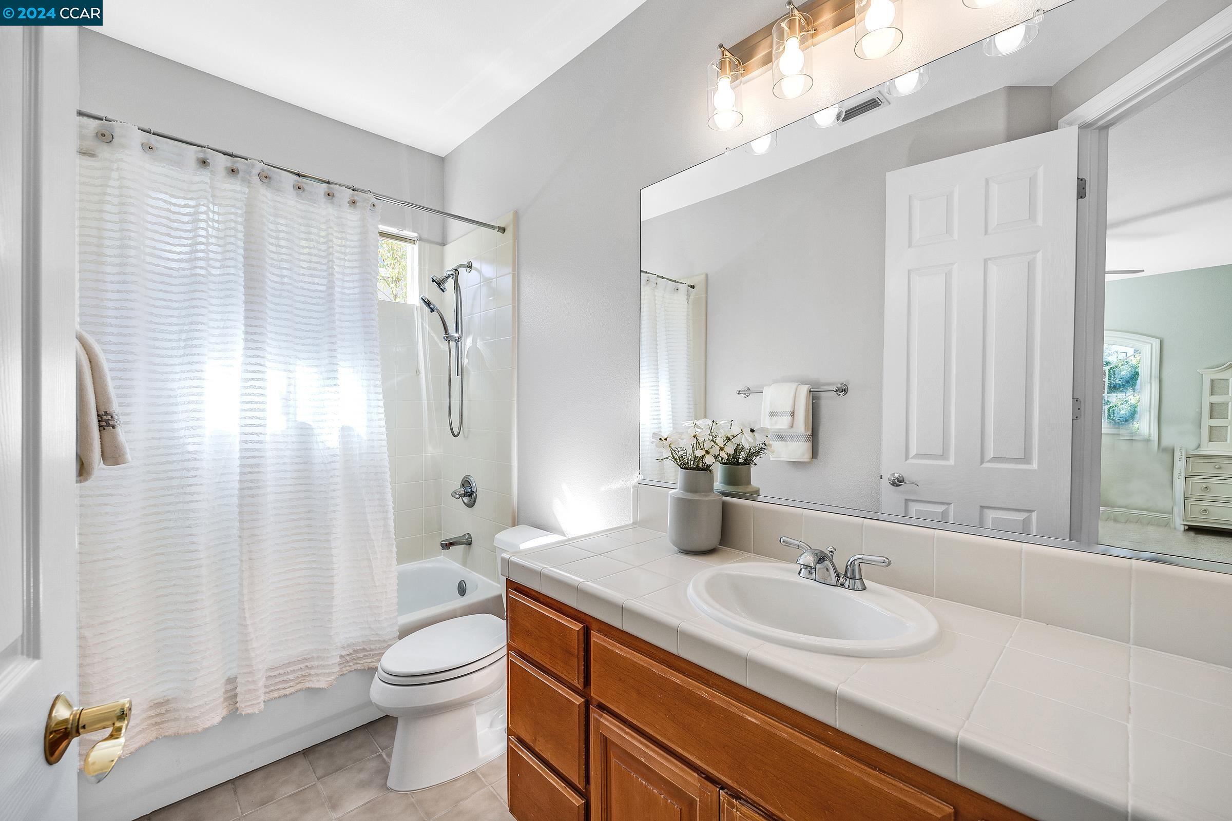 Detail Gallery Image 31 of 44 For 700 Ardleigh Ct, San Ramon,  CA 94583 - 5 Beds | 5/1 Baths