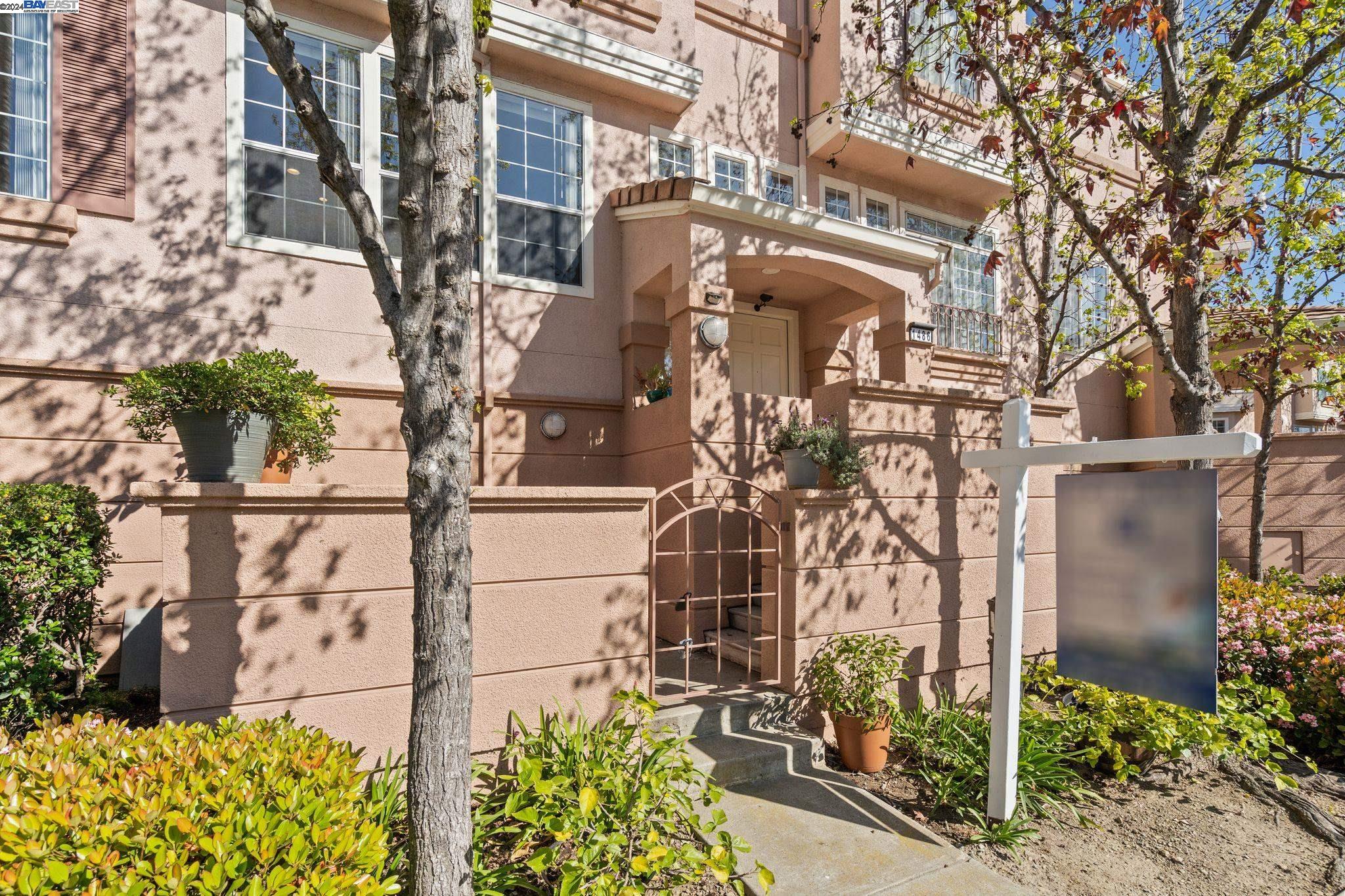 Detail Gallery Image 1 of 1 For 1486 Los Buellis Way, Milpitas,  CA 95305 - 3 Beds | 2/1 Baths