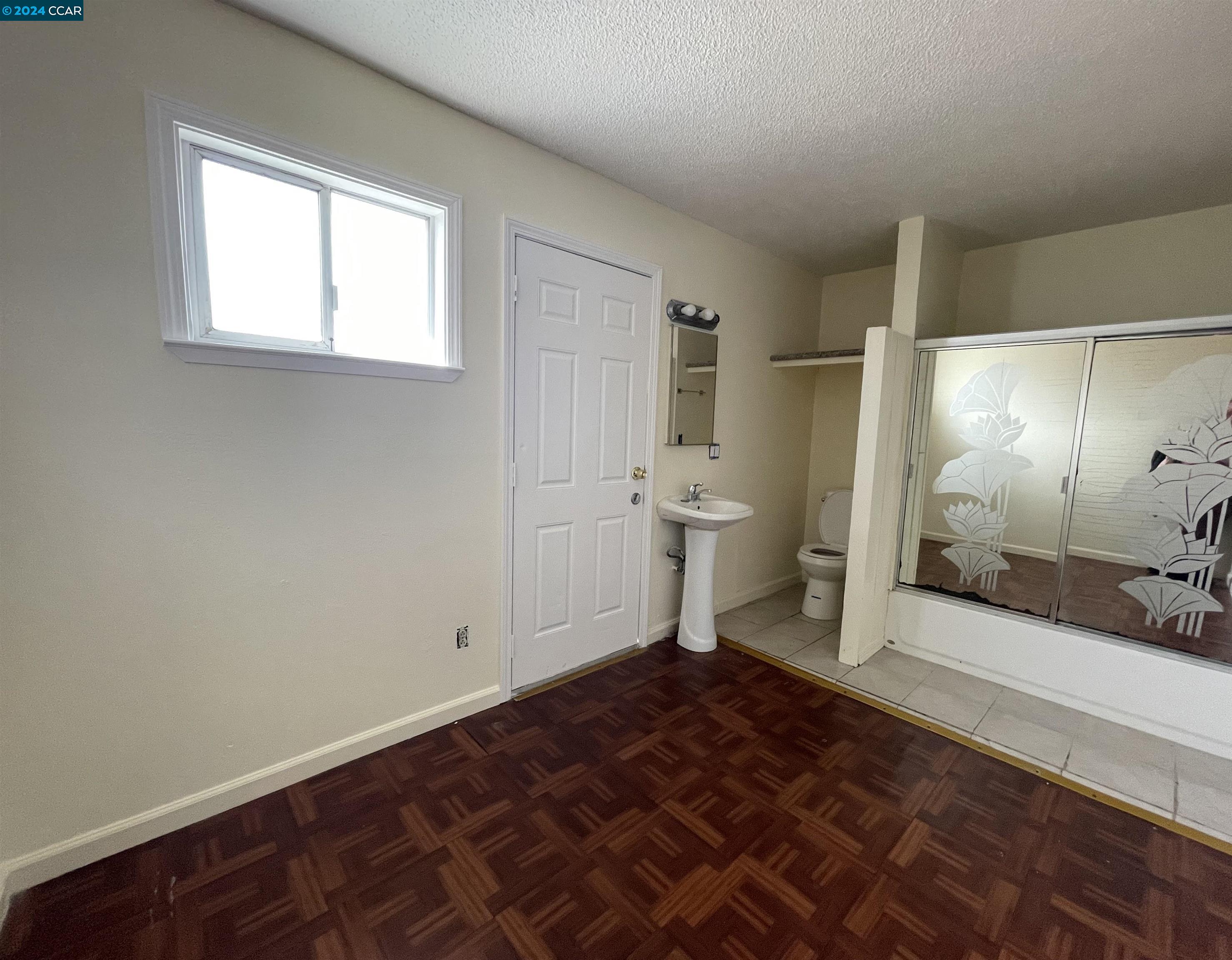 Detail Gallery Image 8 of 14 For 745 6th St, Richmond,  CA 94801 - 3 Beds | 1 Baths
