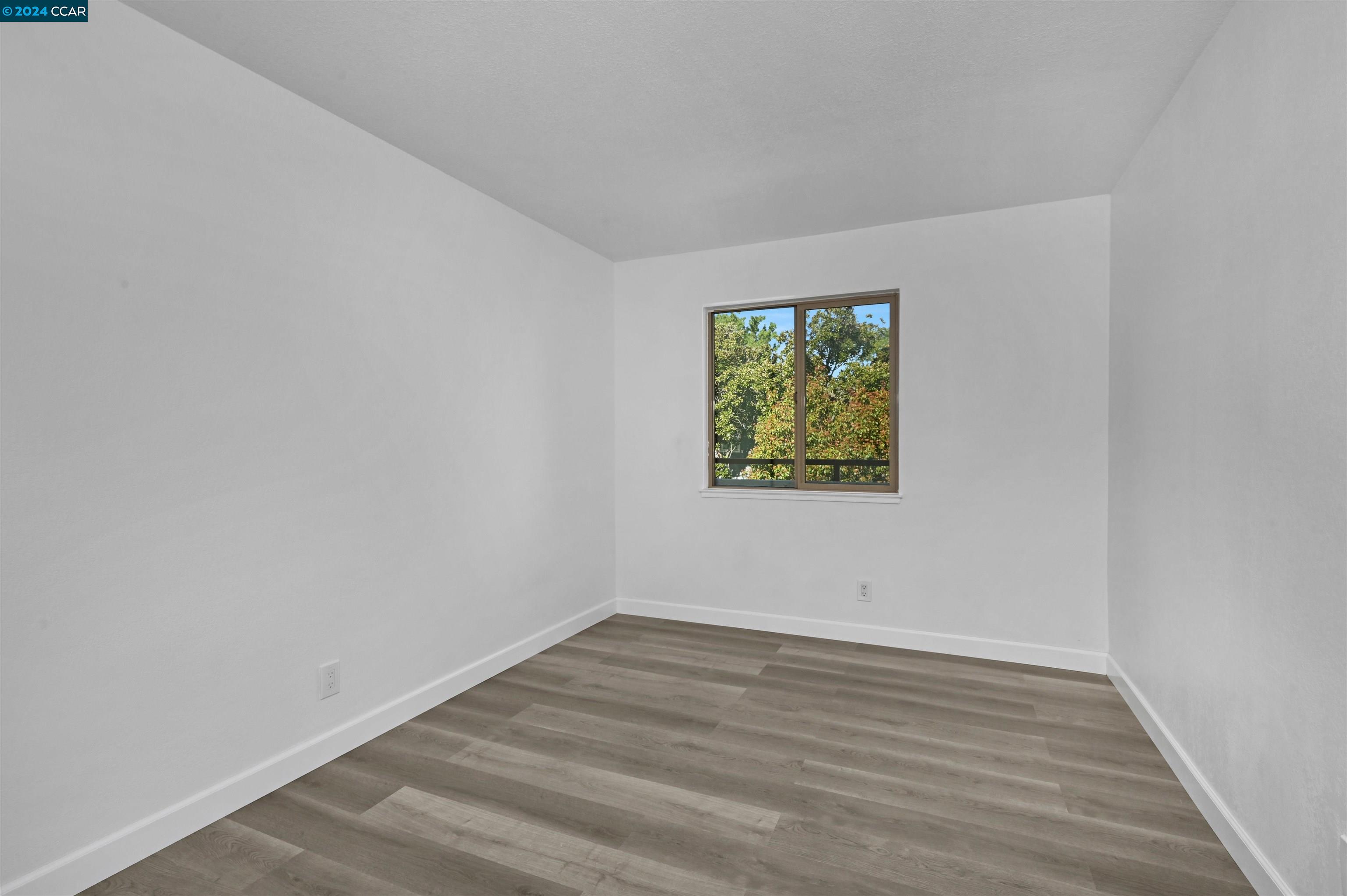 Detail Gallery Image 8 of 22 For 5015 Valley Crest Dr. #125,  Concord,  CA 94521 - 3 Beds | 2 Baths