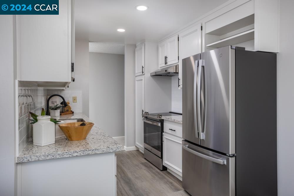 Detail Gallery Image 7 of 17 For 5340 Broadway Ter #408,  Oakland,  CA 94618 - 3 Beds | 2 Baths