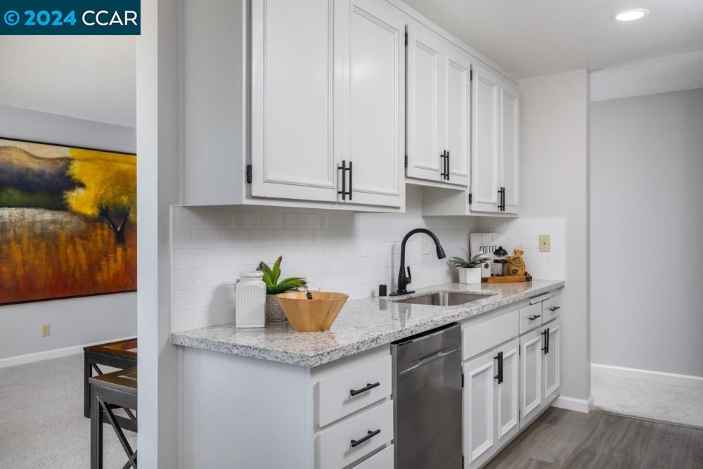 Detail Gallery Image 8 of 17 For 5340 Broadway Ter #408,  Oakland,  CA 94618 - 3 Beds | 2 Baths