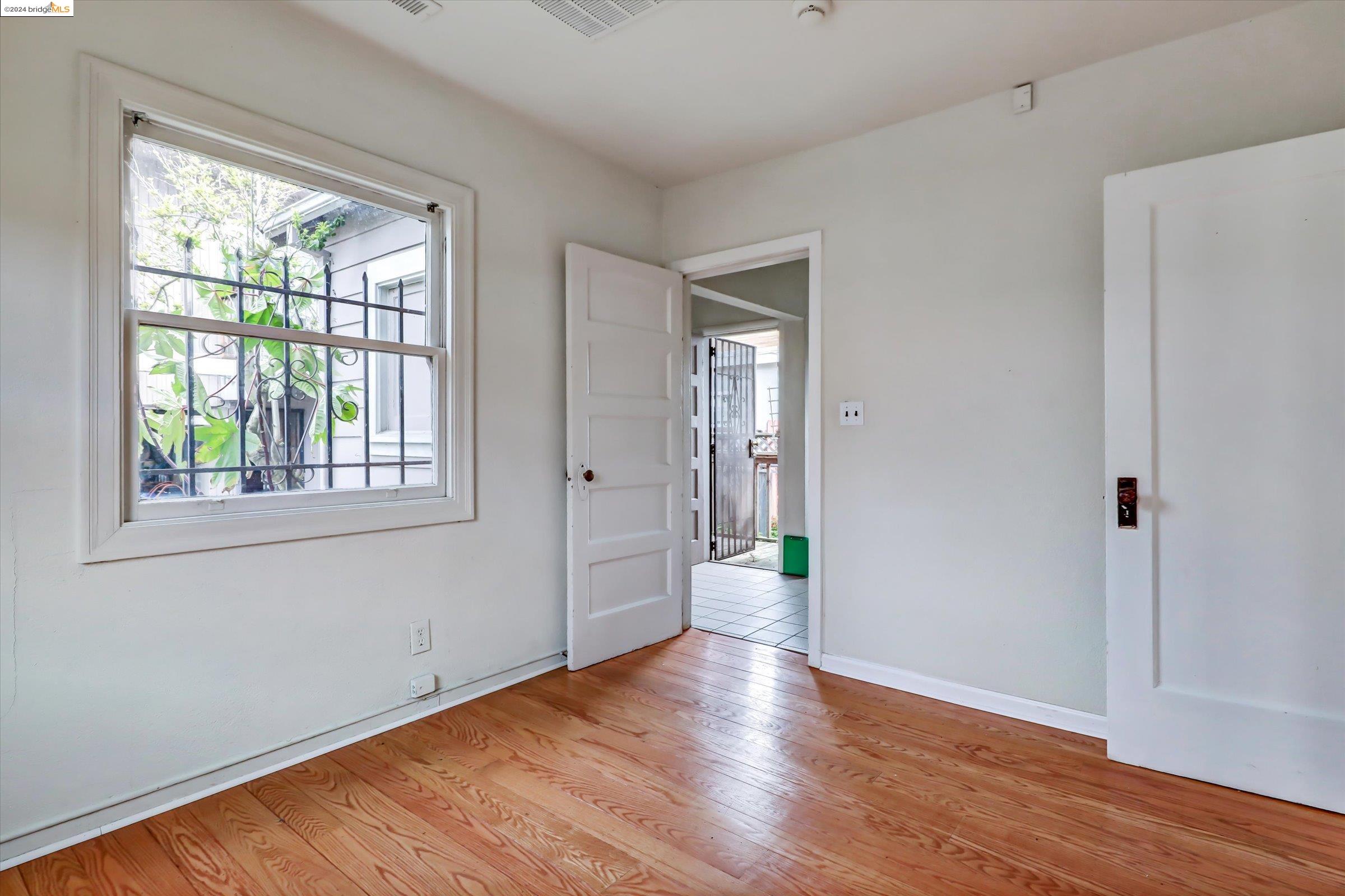 Detail Gallery Image 30 of 53 For 1345 Ward St, Berkeley,  CA 94702 - 2 Beds | 1 Baths