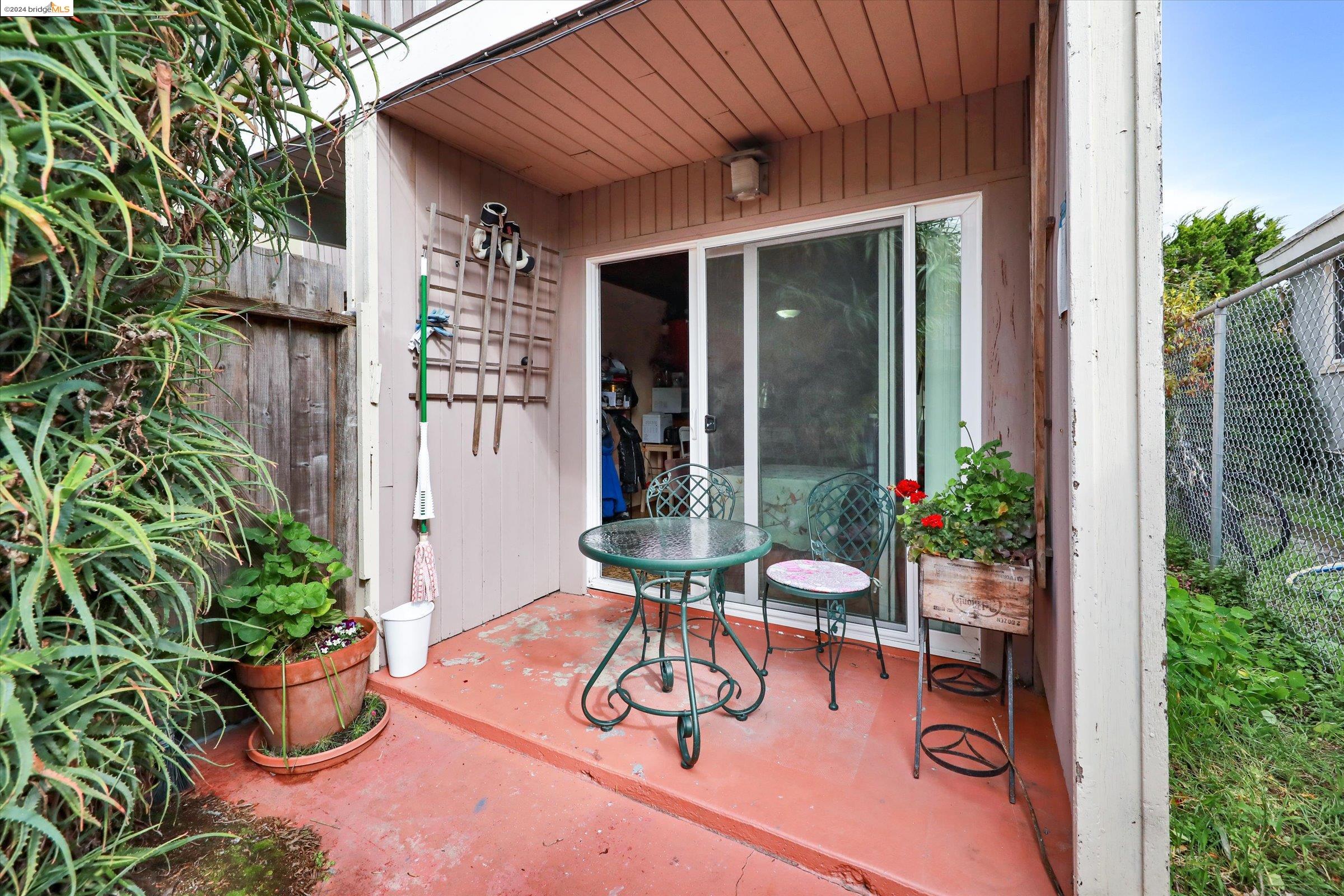 Detail Gallery Image 35 of 53 For 1345 Ward St, Berkeley,  CA 94702 - 2 Beds | 1 Baths