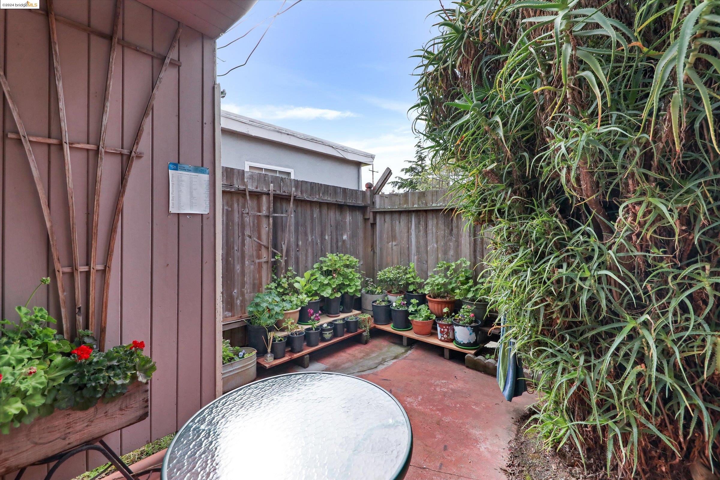 Detail Gallery Image 36 of 53 For 1345 Ward St, Berkeley,  CA 94702 - 2 Beds | 1 Baths