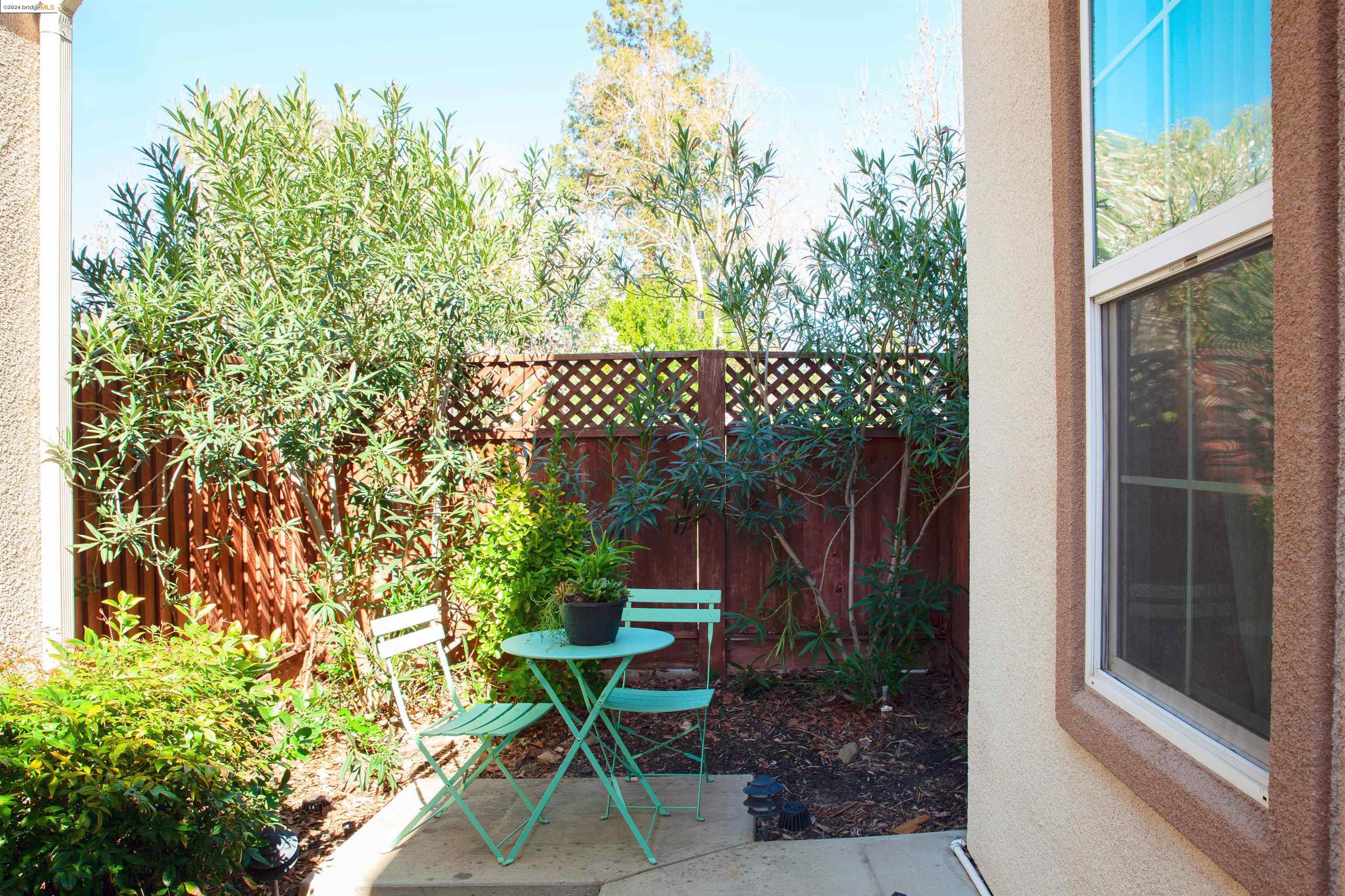 Detail Gallery Image 2 of 41 For 4500 Magi Ct, Antioch,  CA 94509 - 3 Beds | 2/1 Baths