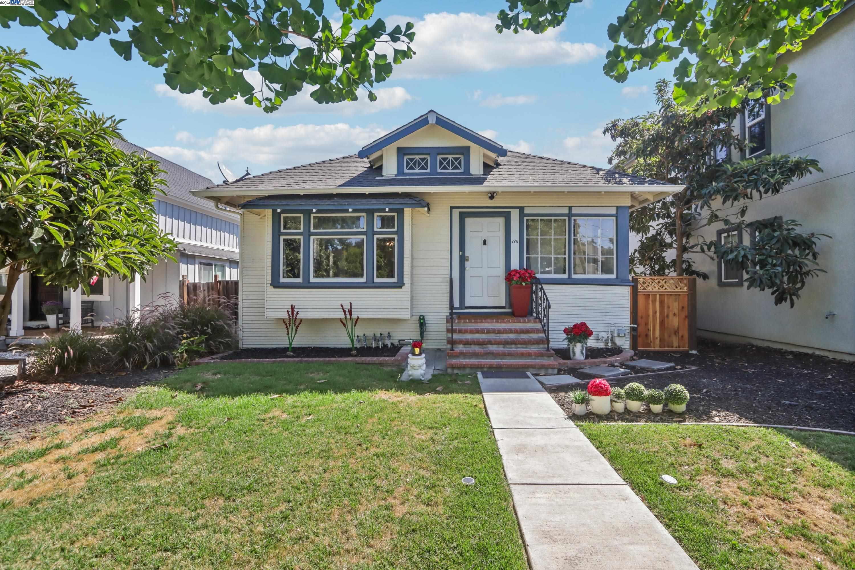 Detail Gallery Image 1 of 58 For 774 S 12th St, San Jose,  CA 95112 - 3 Beds | 2 Baths
