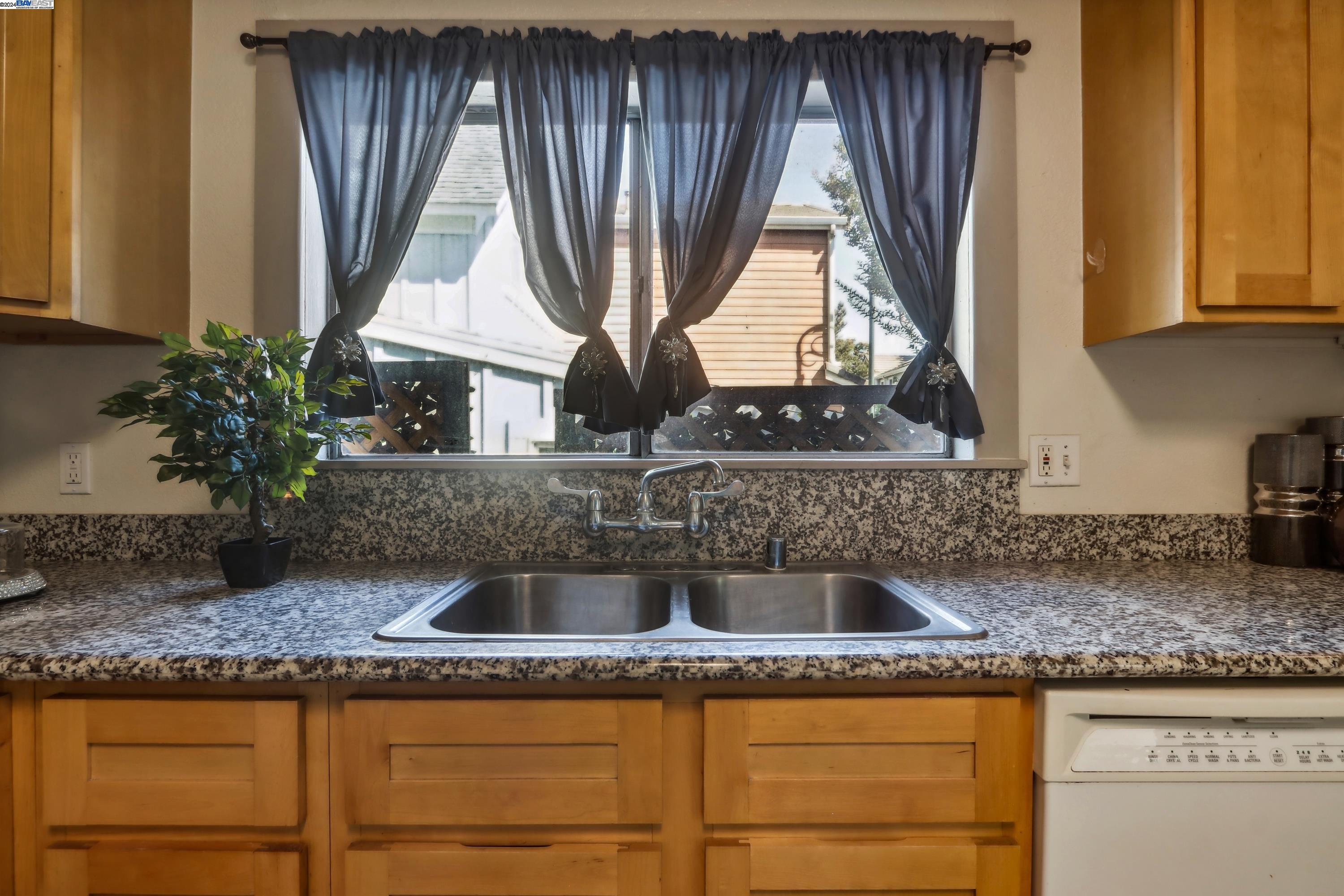 Detail Gallery Image 16 of 58 For 774 S 12th St, San Jose,  CA 95112 - 3 Beds | 2 Baths