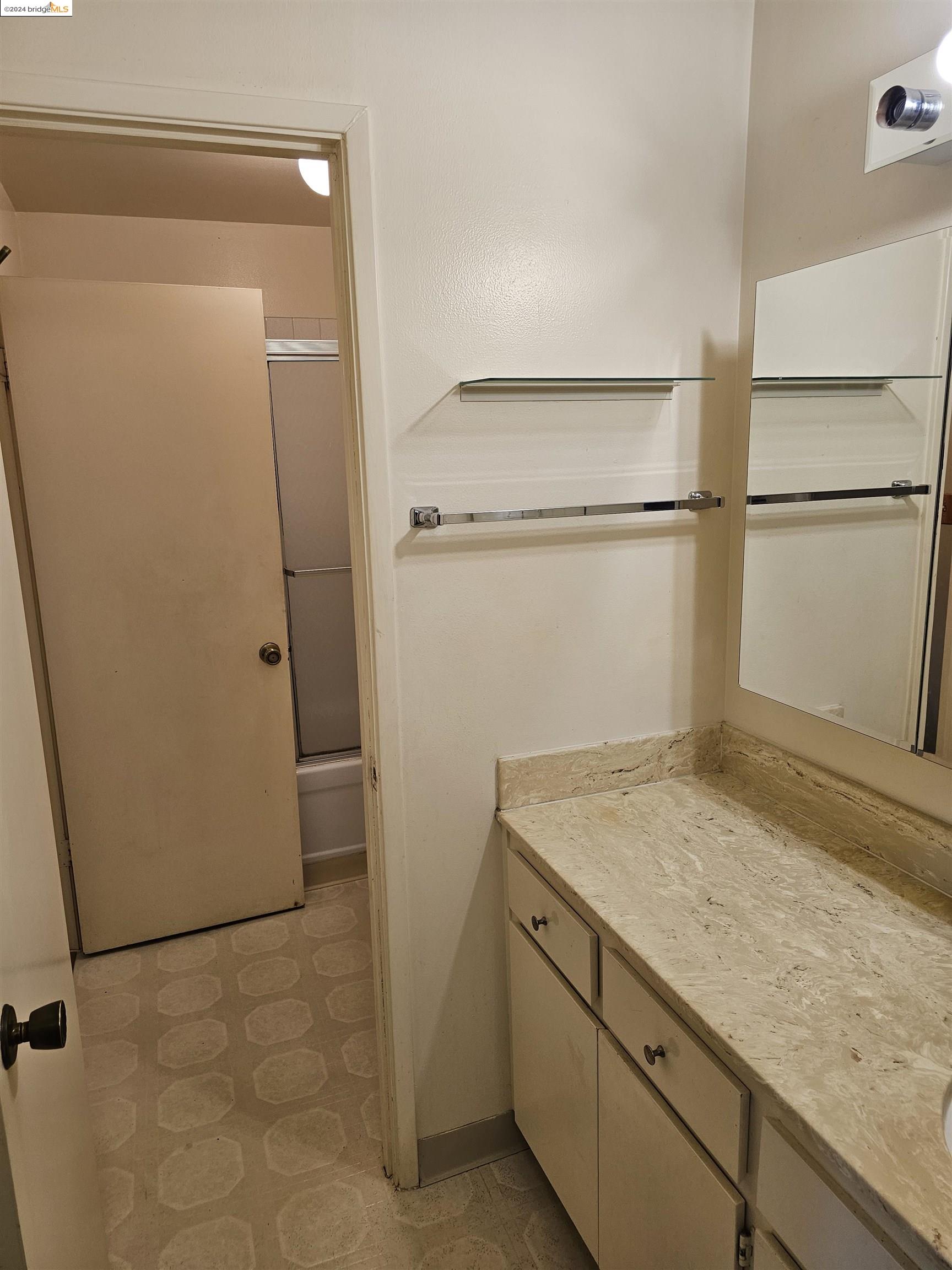 Detail Gallery Image 5 of 24 For 1823 Wildbrook Ct #C,  Concord,  CA 94521 - 3 Beds | 2 Baths