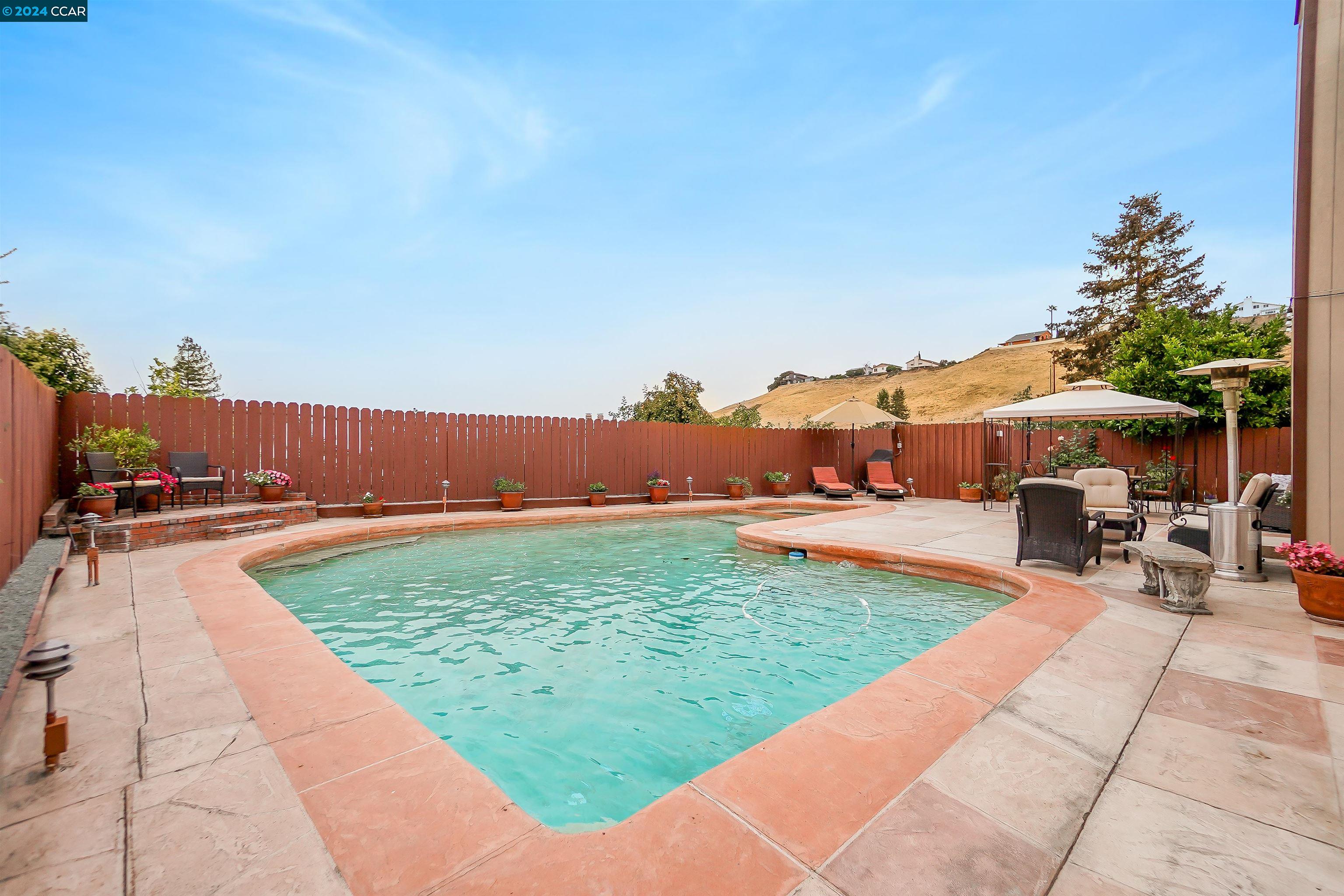 Detail Gallery Image 34 of 45 For 118 Cottonwood Ct, Hercules,  CA 94547 - 3 Beds | 2 Baths