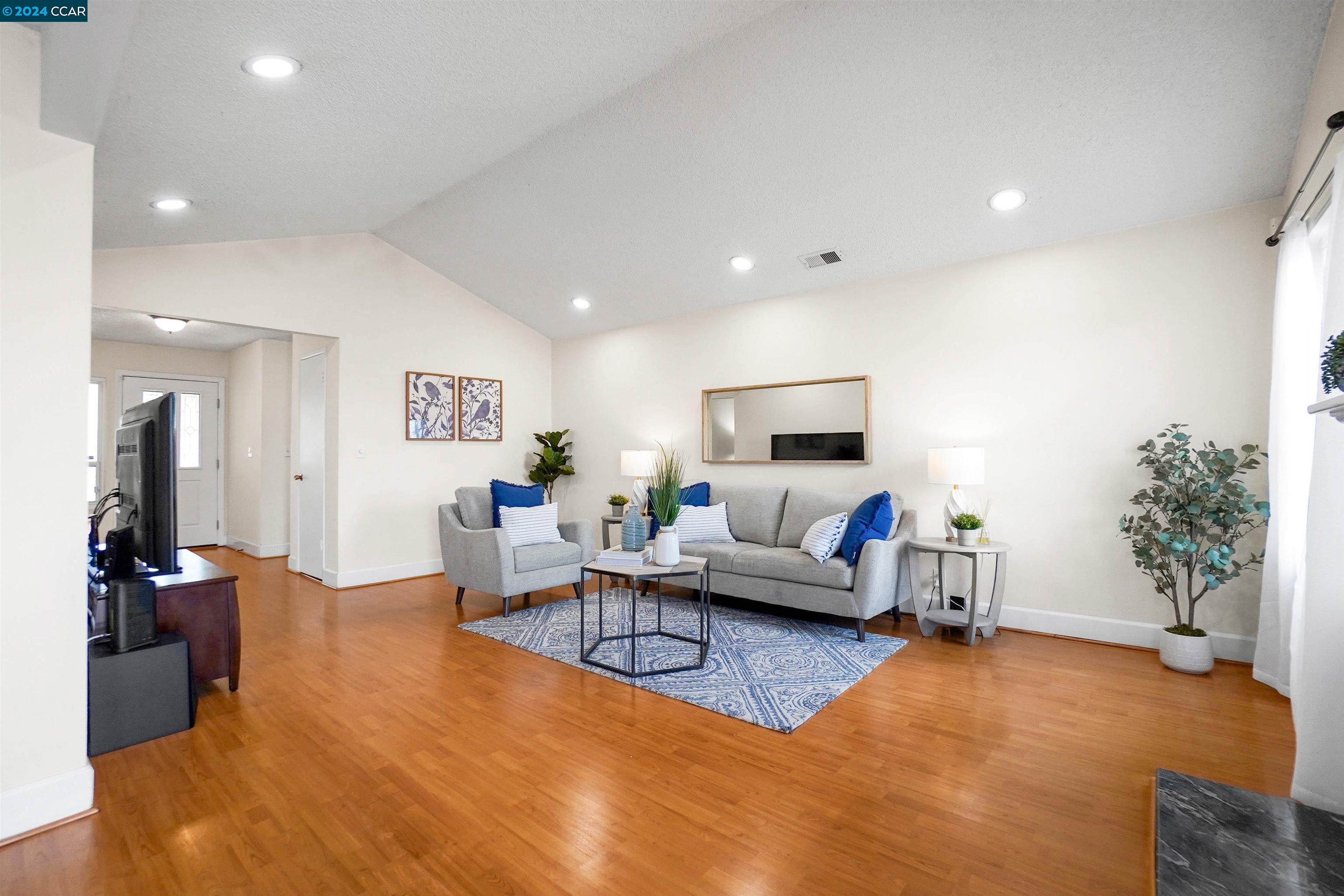 Detail Gallery Image 6 of 45 For 118 Cottonwood Ct, Hercules,  CA 94547 - 3 Beds | 2 Baths