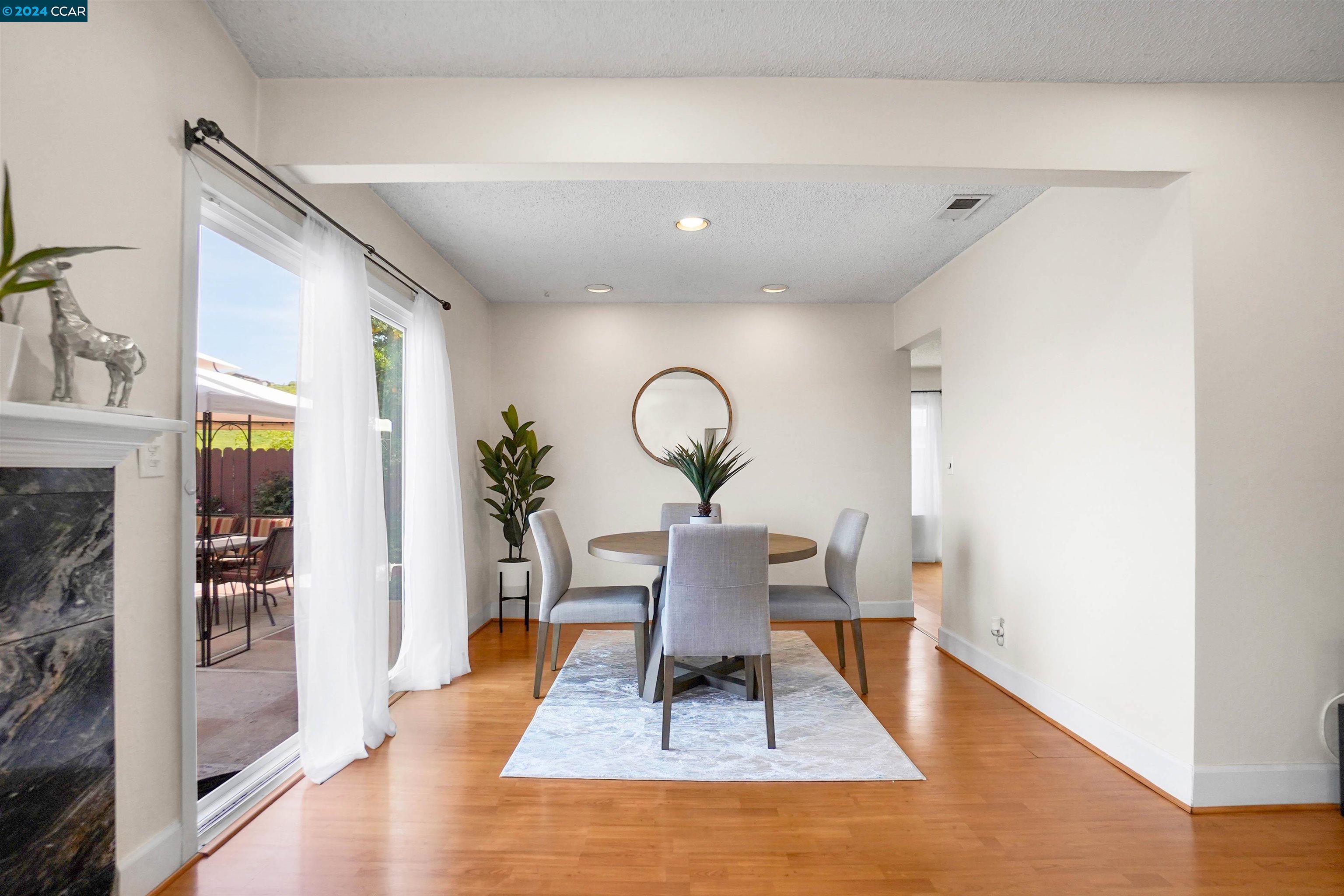 Detail Gallery Image 9 of 45 For 118 Cottonwood Ct, Hercules,  CA 94547 - 3 Beds | 2 Baths