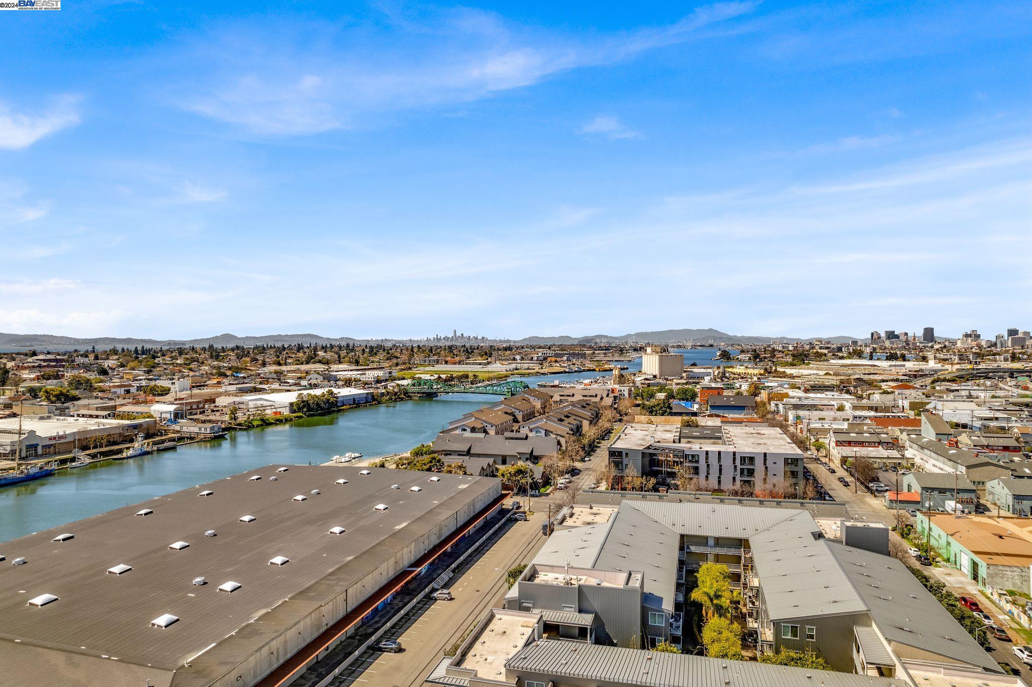 Detail Gallery Image 28 of 31 For 3090 Glascock St #122,  Oakland,  CA 94601 - 3 Beds | 2/1 Baths
