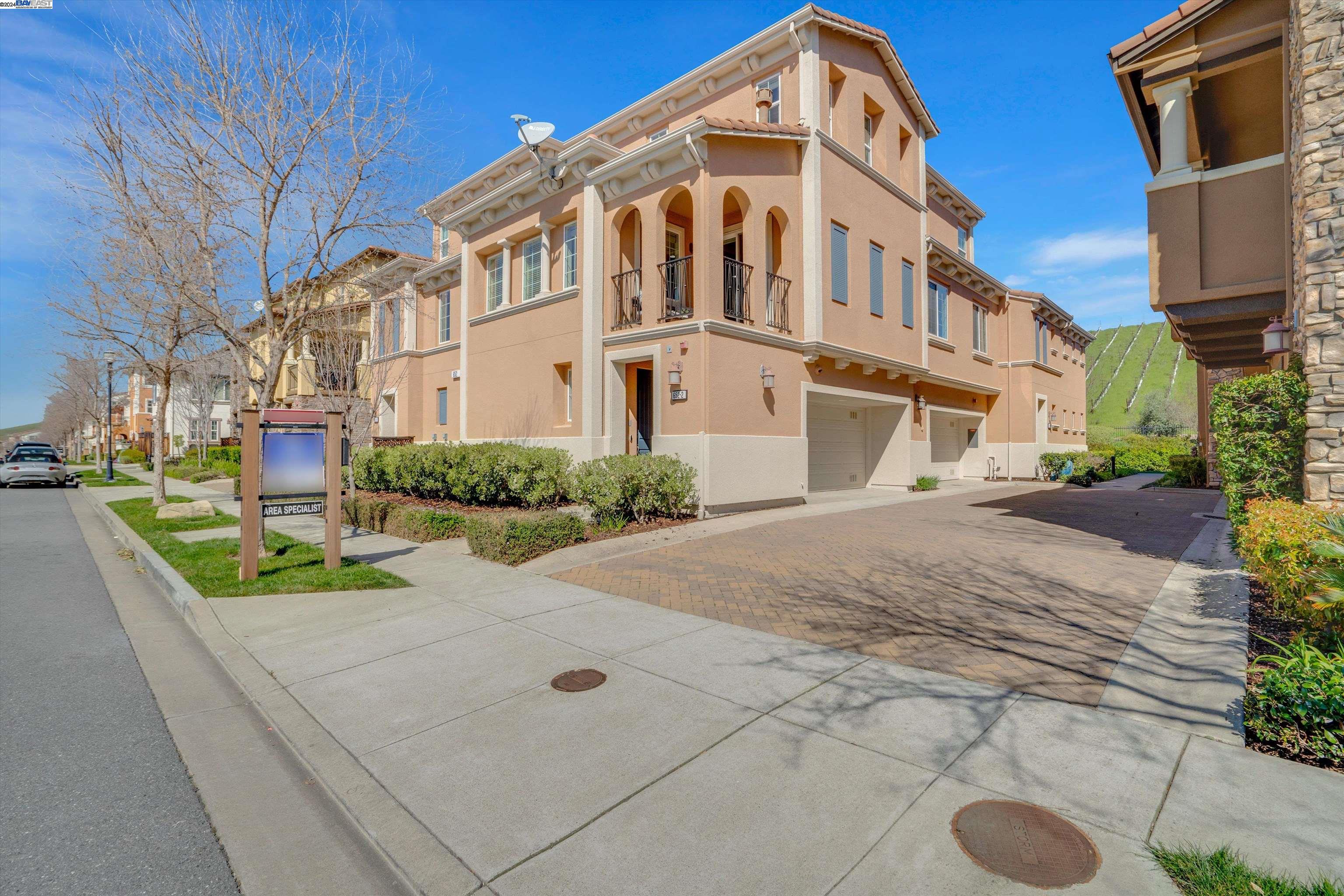 Photo #2: 41053440 Listing 