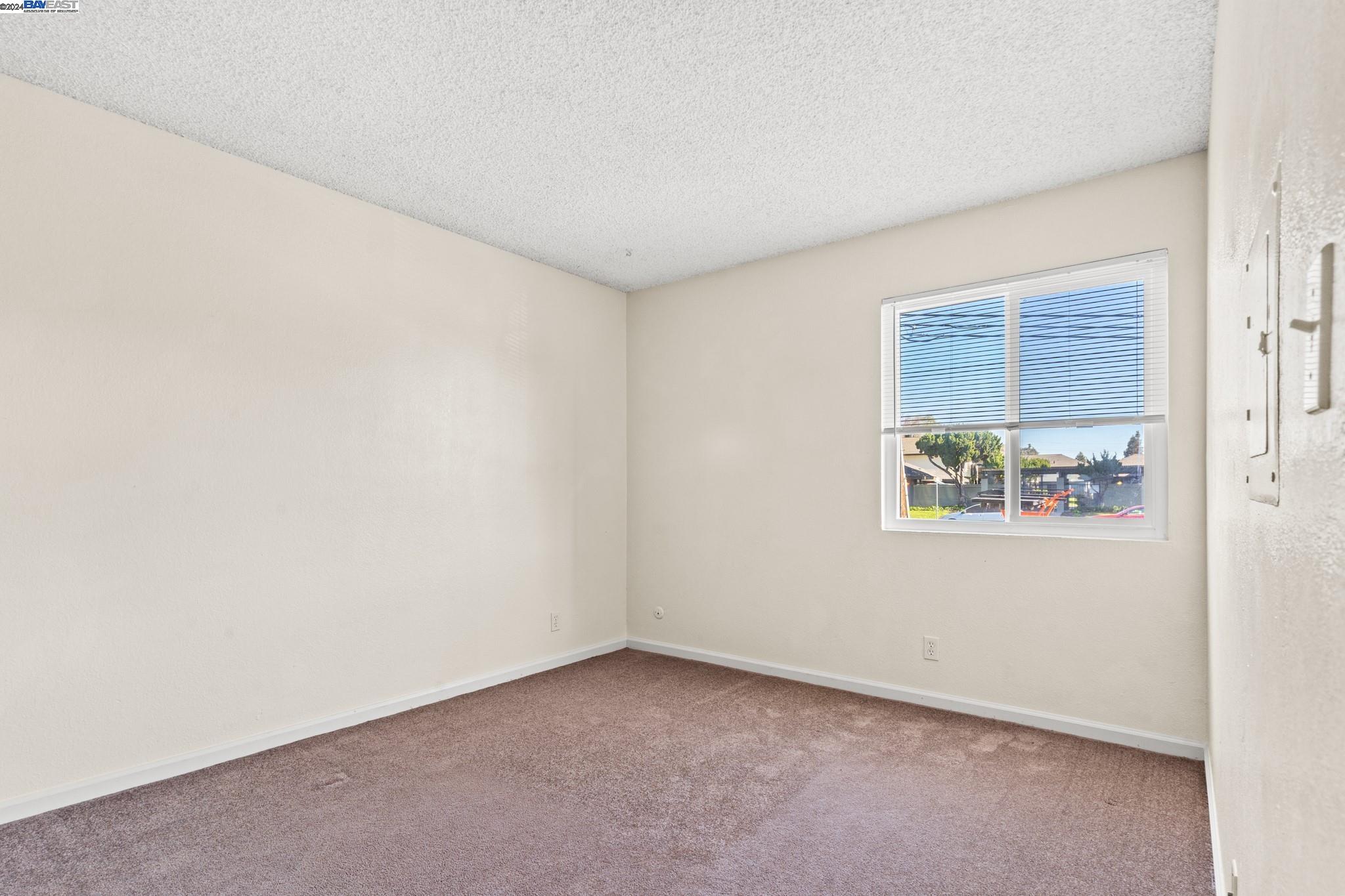 Detail Gallery Image 16 of 21 For 1185 Meadow Ln, Concord,  CA 94520 - 1 Beds | 1 Baths