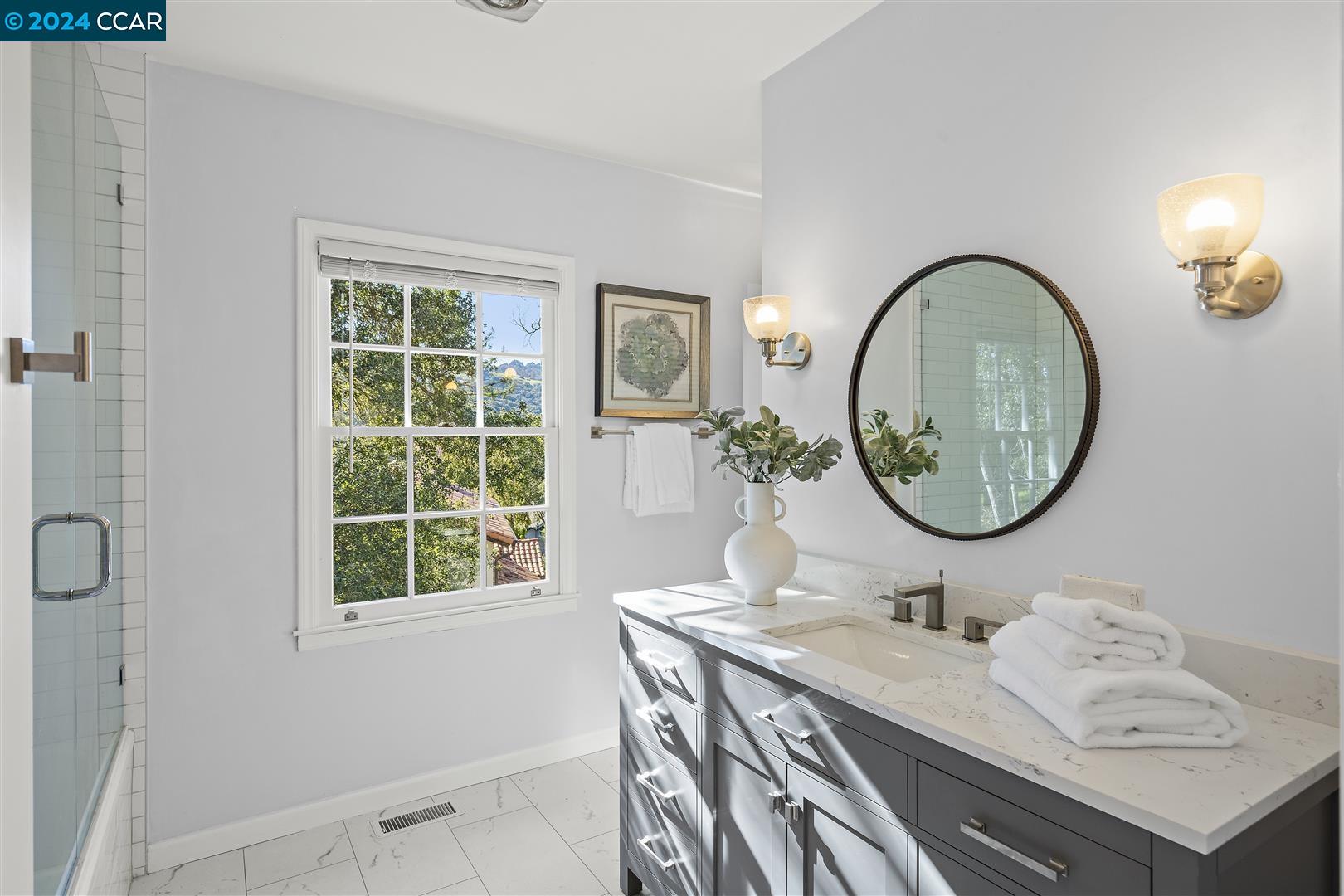 Detail Gallery Image 21 of 55 For 33 Southwood Drive, Orinda,  CA 94563-3025 - 4 Beds | 3/1 Baths