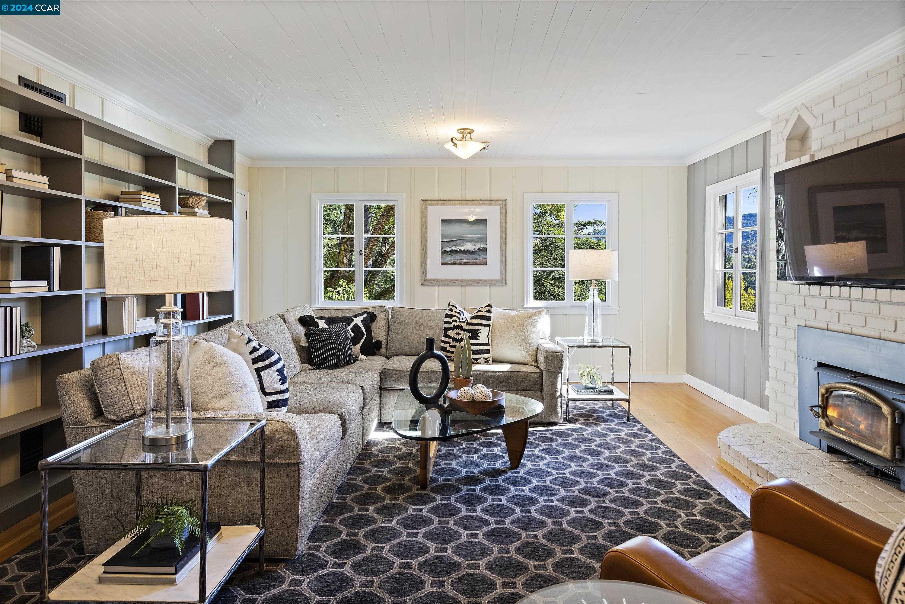 Detail Gallery Image 30 of 55 For 33 Southwood Drive, Orinda,  CA 94563-3025 - 4 Beds | 3/1 Baths