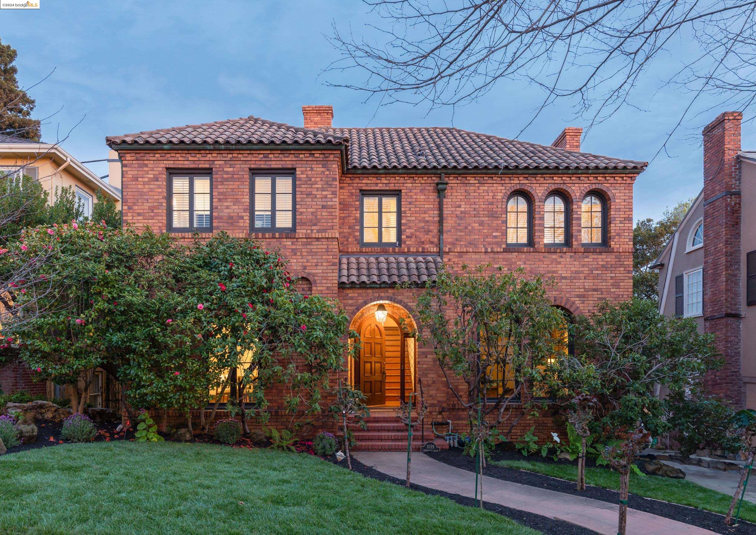 Detail Gallery Image 1 of 1 For 1059 Longridge Road, Oakland,  CA 94610 - 5 Beds | 2/1 Baths