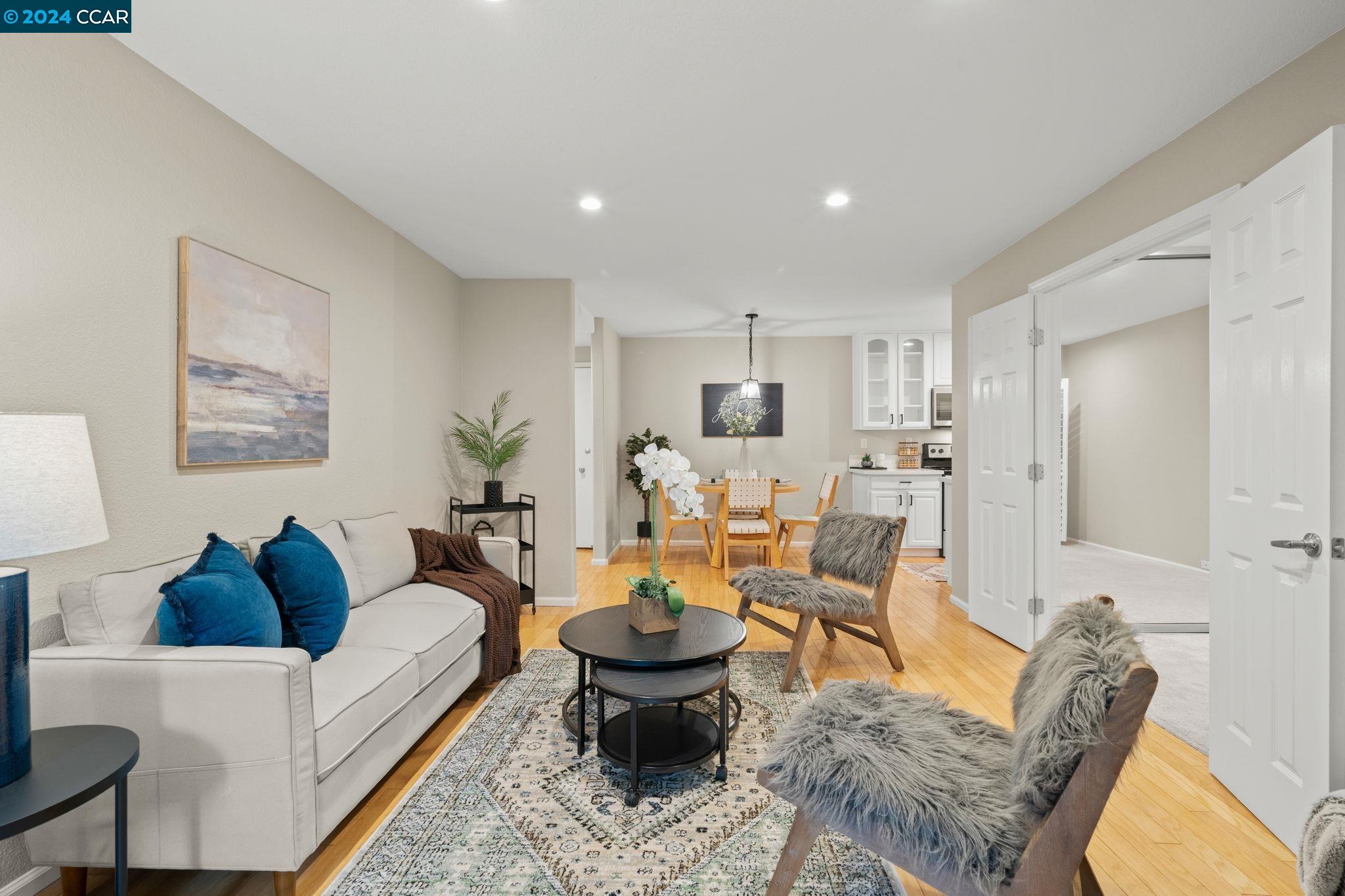Photo #2: 41053561 Listing 
