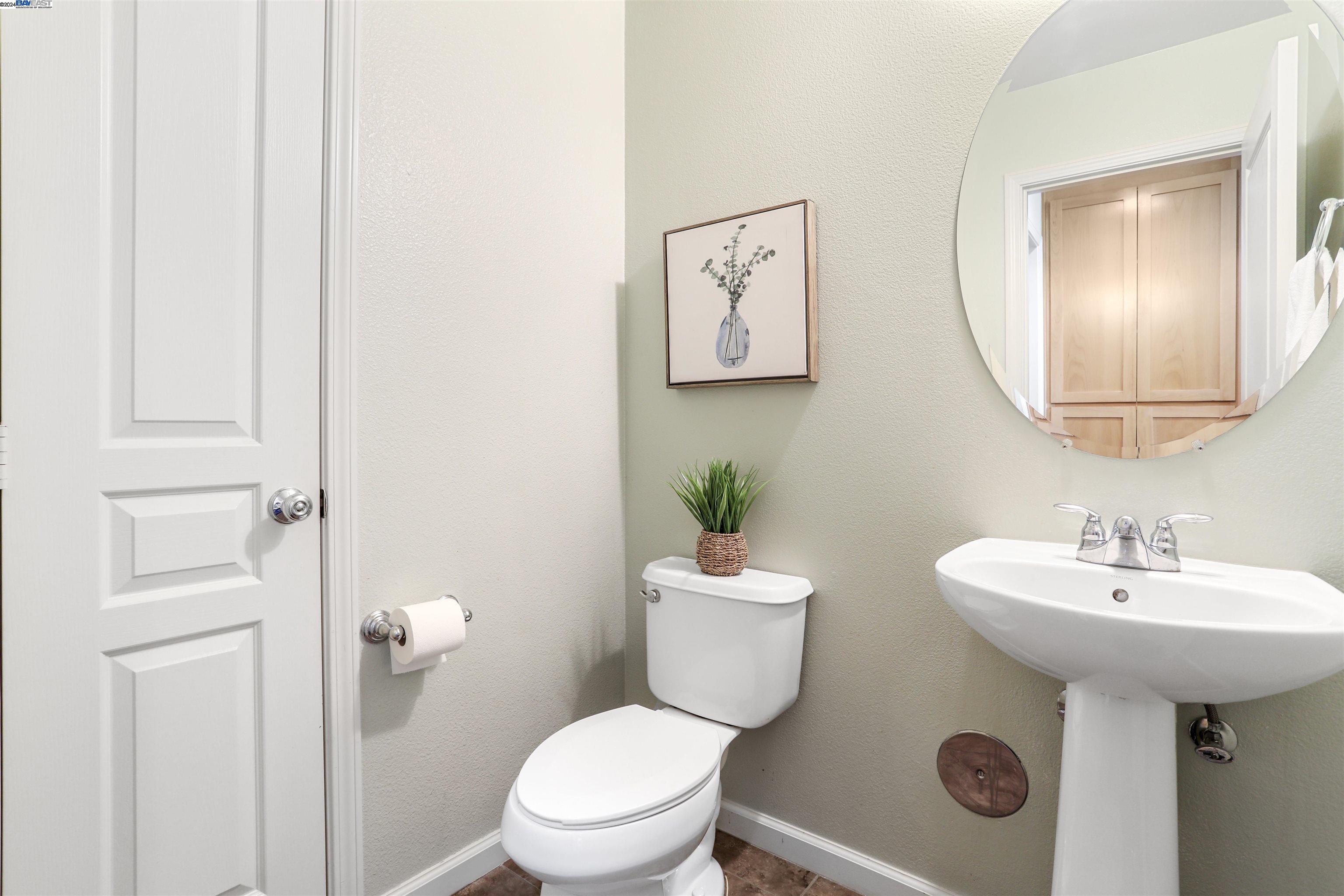 Detail Gallery Image 15 of 36 For 25437 Huntwood Avenue, Hayward,  CA 94544-2781 - 4 Beds | 2/1 Baths