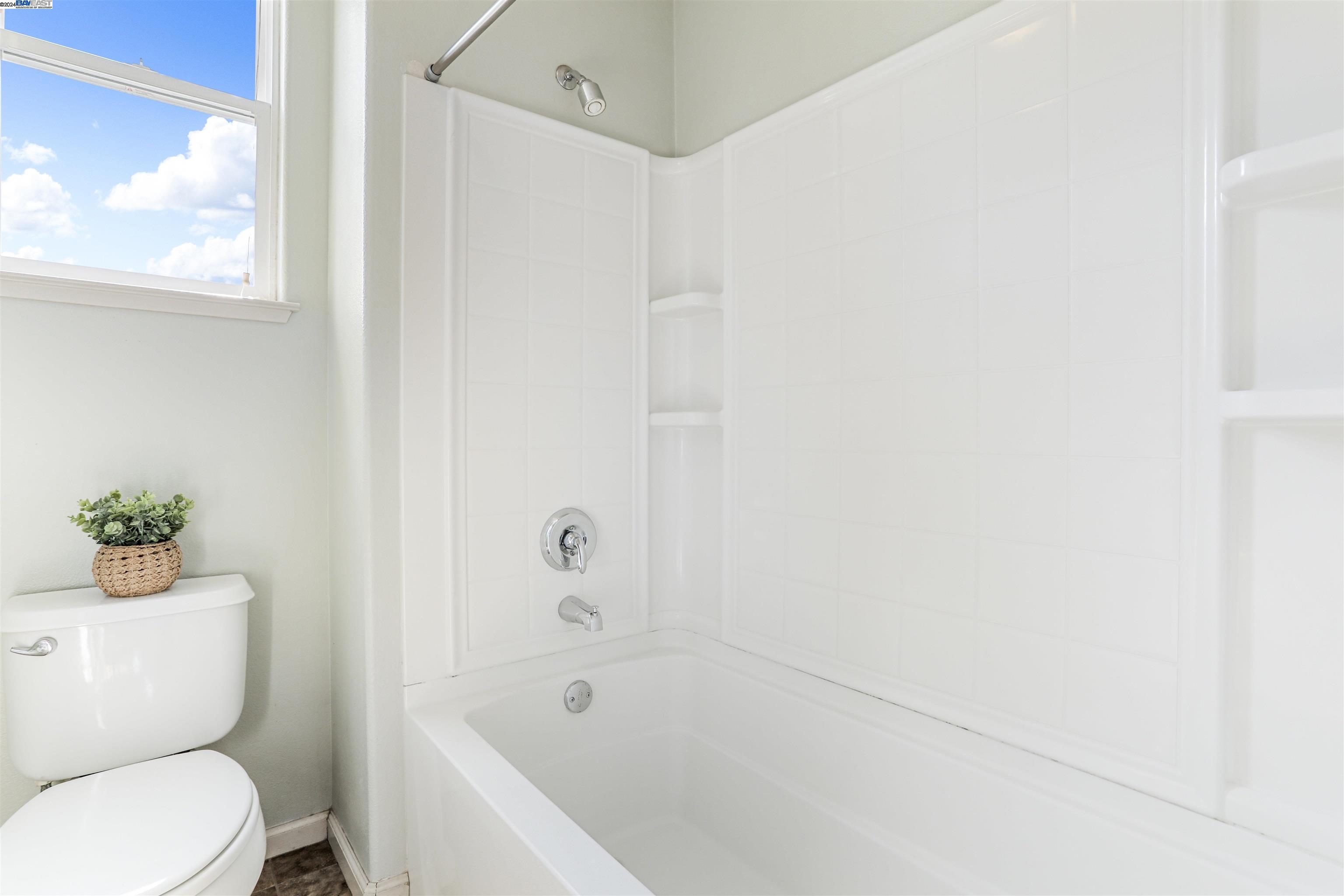 Detail Gallery Image 22 of 36 For 25437 Huntwood Avenue, Hayward,  CA 94544-2781 - 4 Beds | 2/1 Baths
