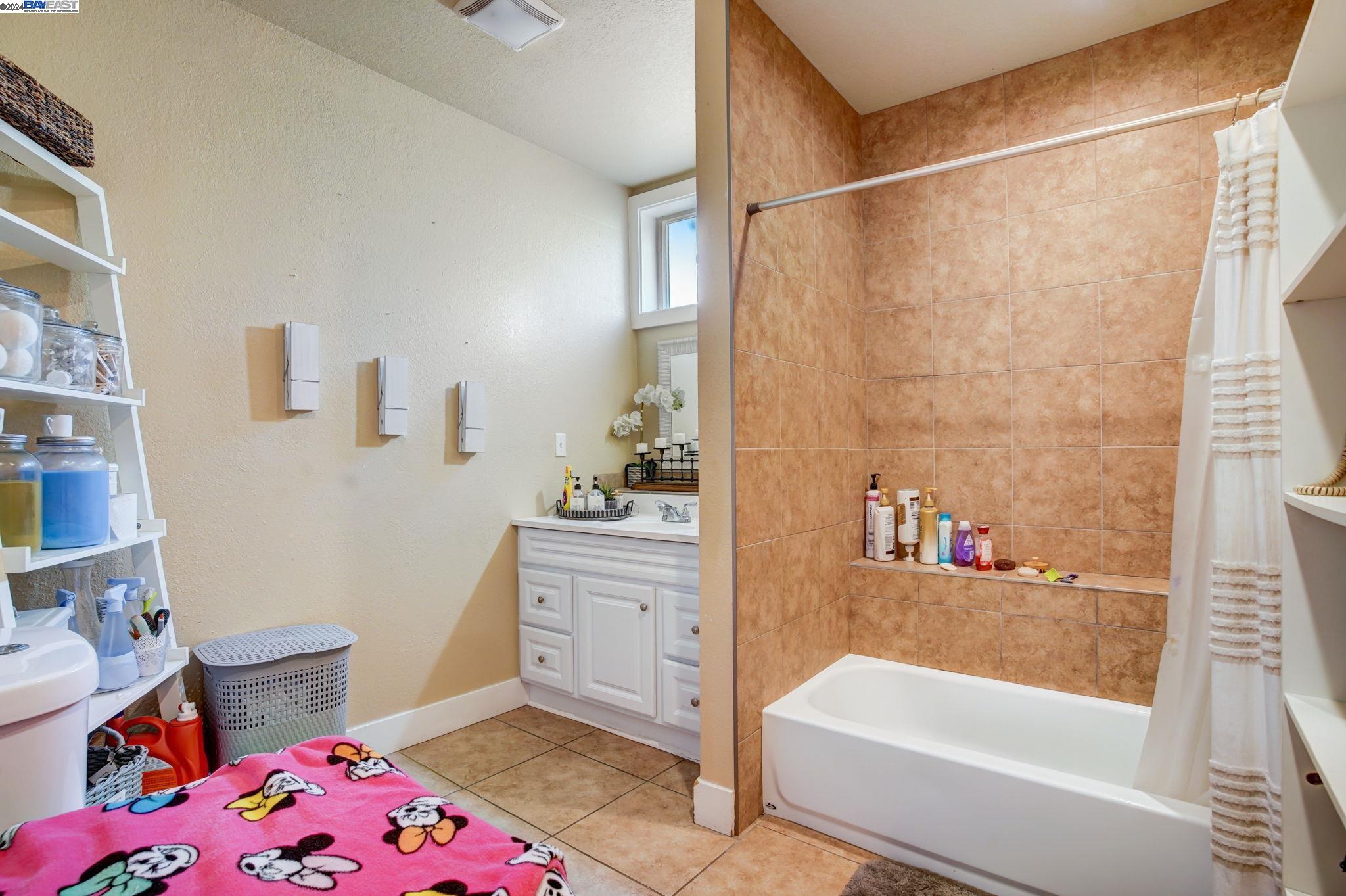Detail Gallery Image 28 of 58 For 1725 96th Ave, Oakland,  CA 94603 - – Beds | – Baths