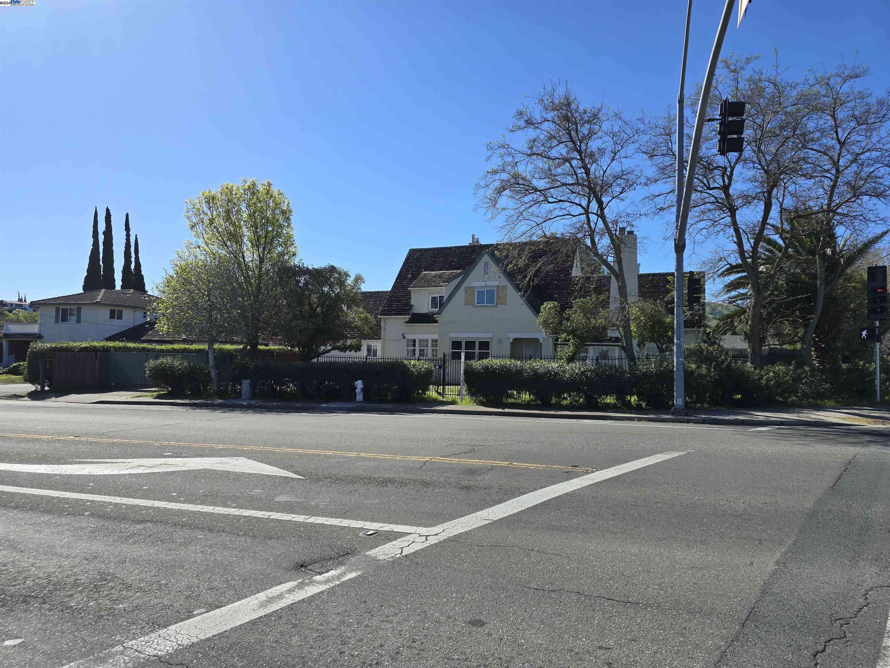 Detail Gallery Image 1 of 1 For 100 Buchanan Rd, Pittsburg,  CA 94565 - 4 Beds | 2/1 Baths