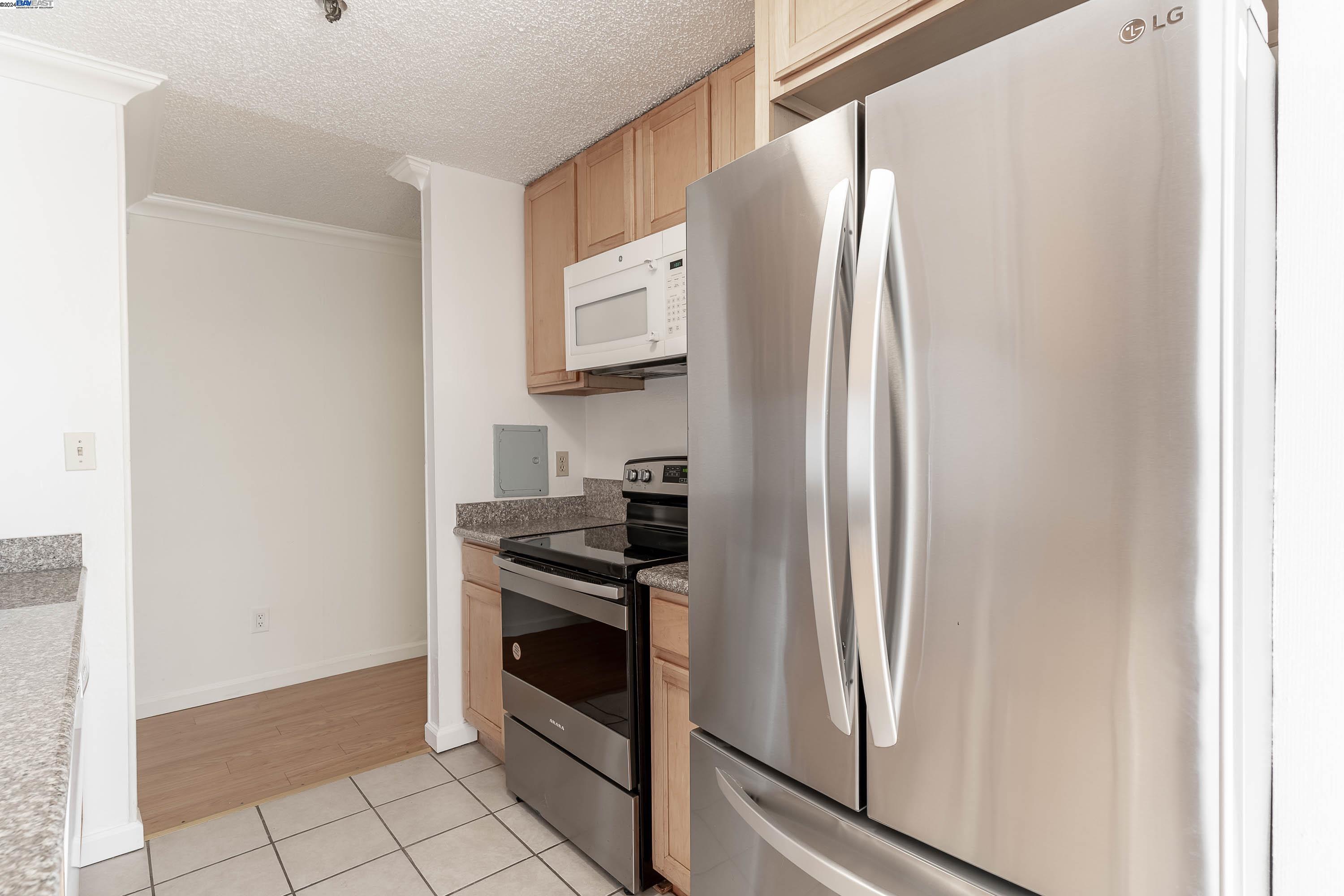 Detail Gallery Image 13 of 44 For 555 Pierce St #440,  Albany,  CA 94706 - 2 Beds | 2 Baths