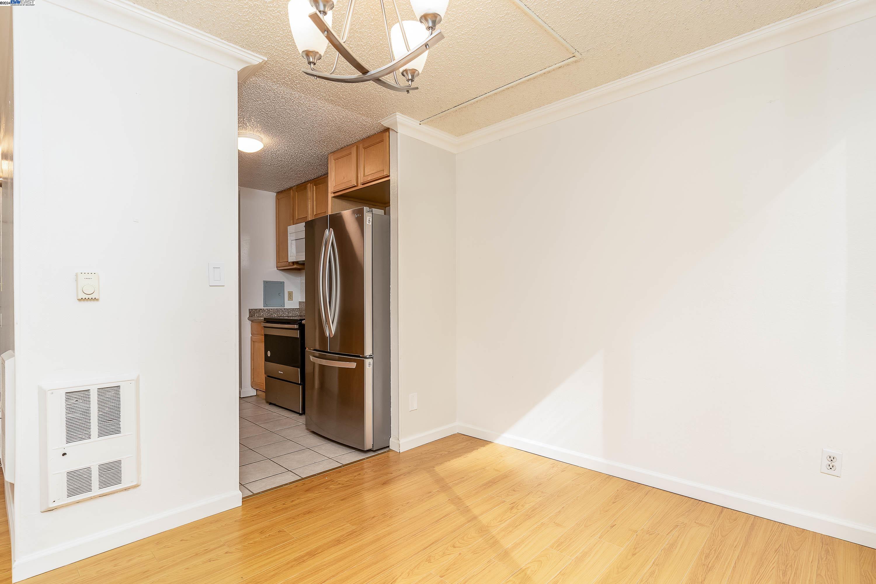 Detail Gallery Image 8 of 44 For 555 Pierce St #440,  Albany,  CA 94706 - 2 Beds | 2 Baths